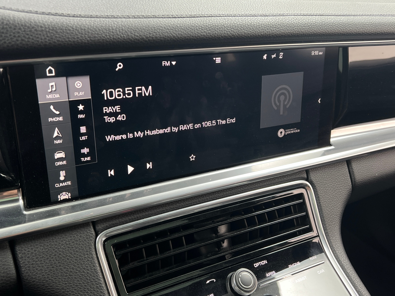 Thumbnail: 2017 Porsche Panamera - 3