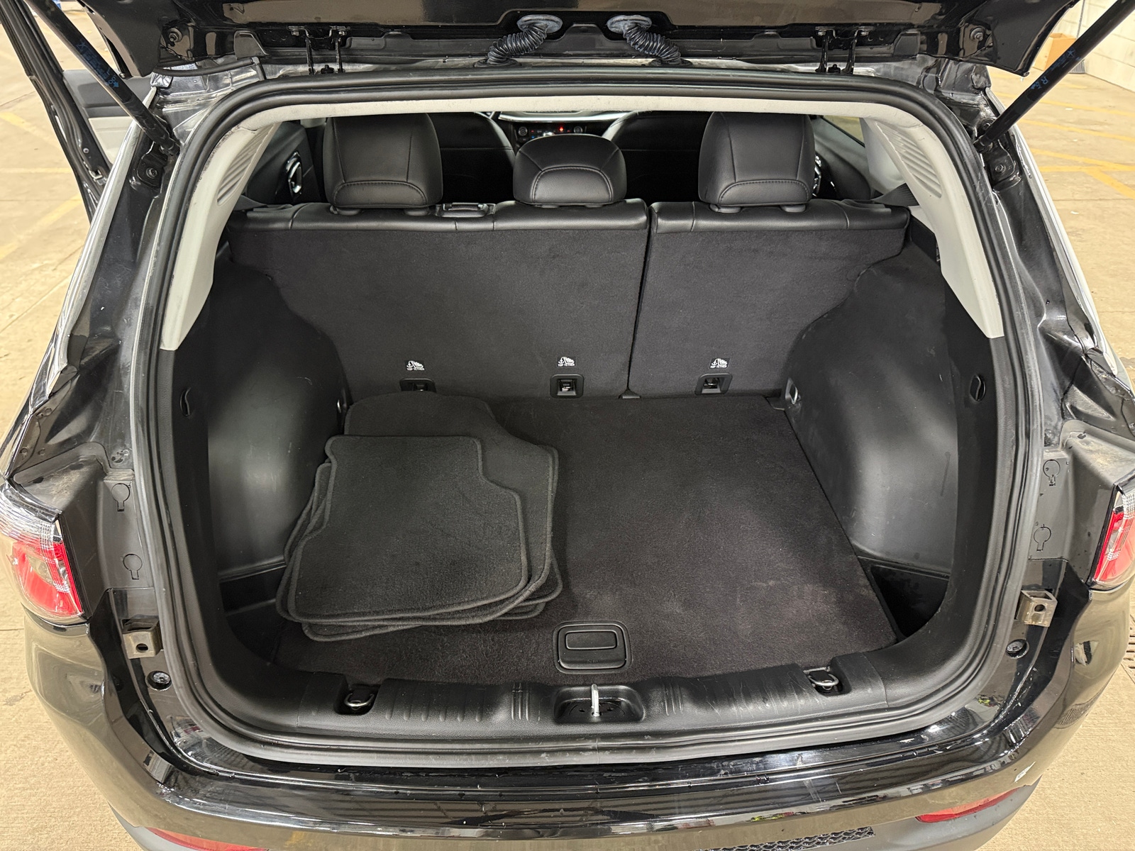 Thumbnail: 2022 Jeep Compass - 6