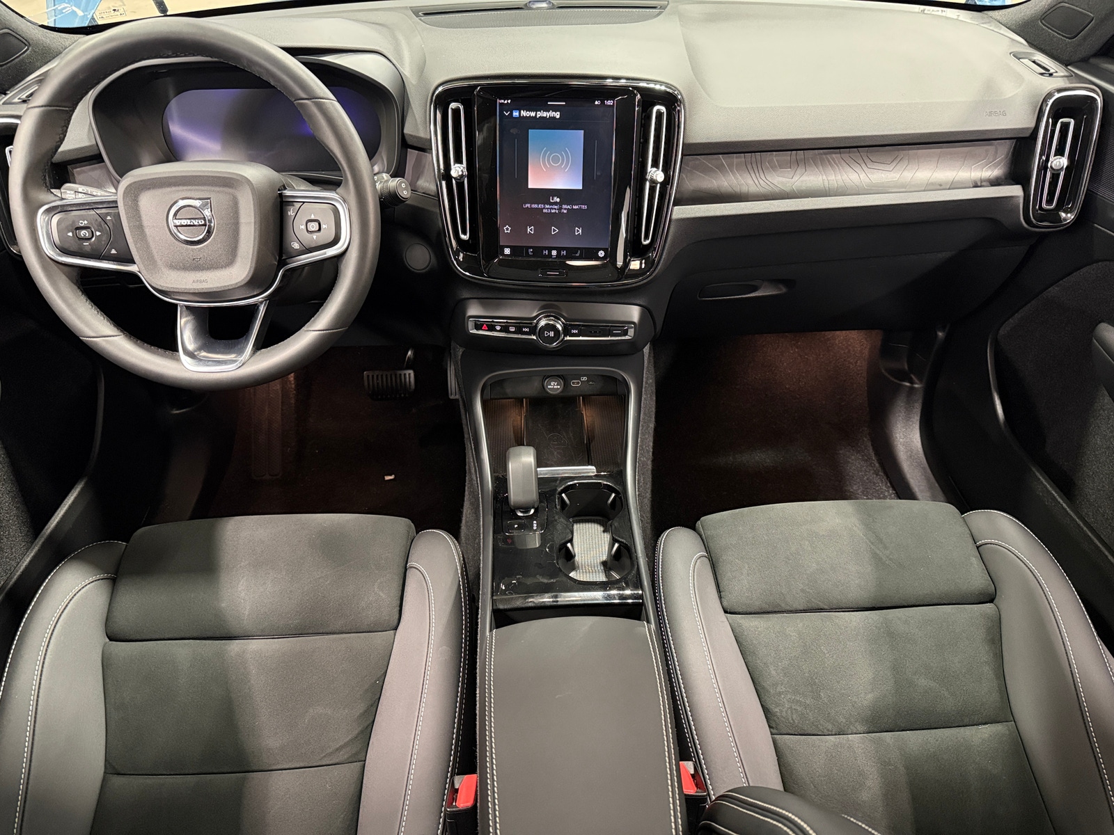 Thumbnail: 2024 Volvo XC40 - 3