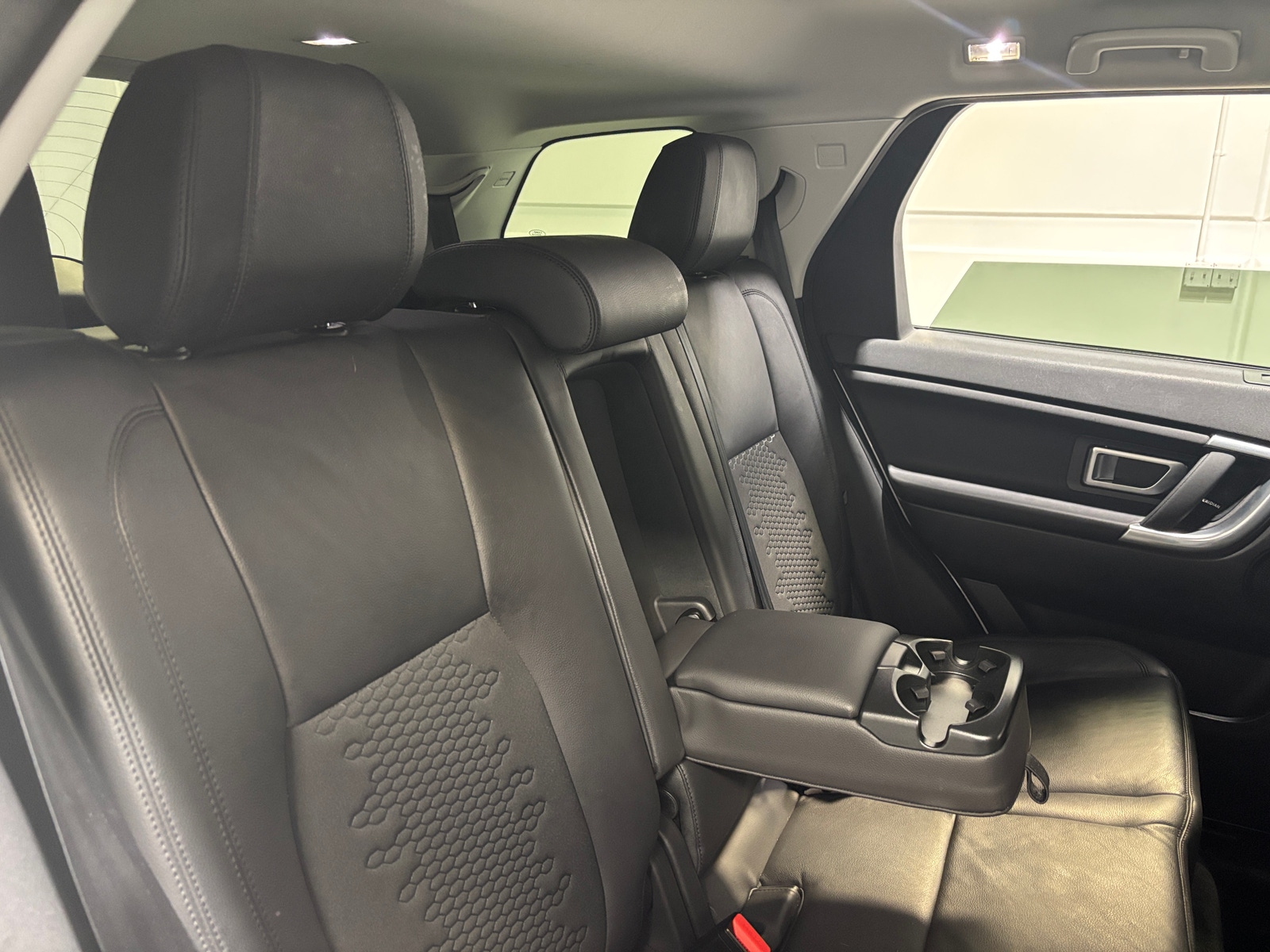 Thumbnail: 2019 Land Rover Discovery Sport - 5