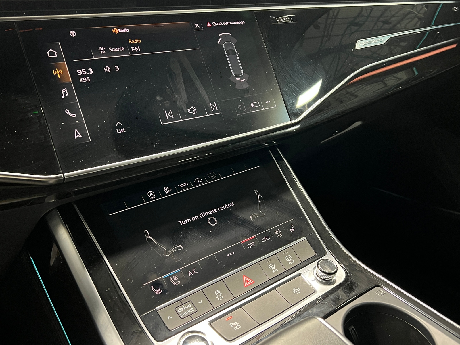 Thumbnail: 2022 Audi Q7 - 3