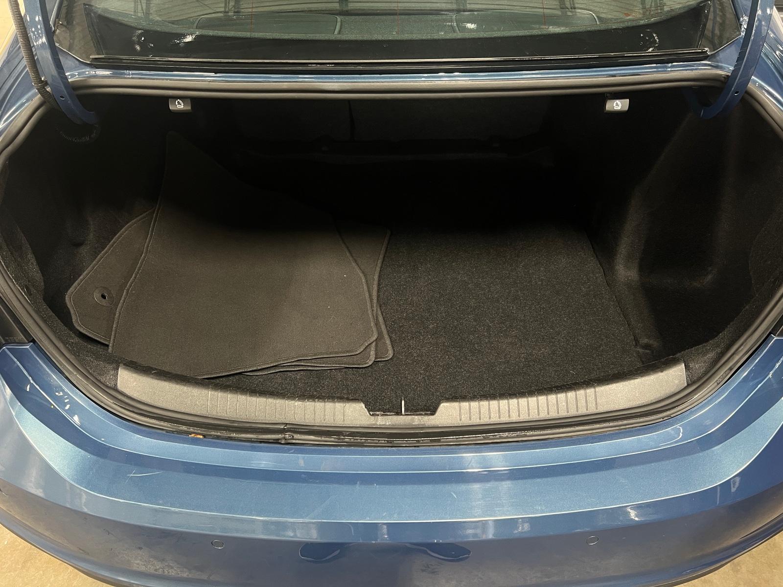 Thumbnail: 2024 Chevrolet Malibu - 6