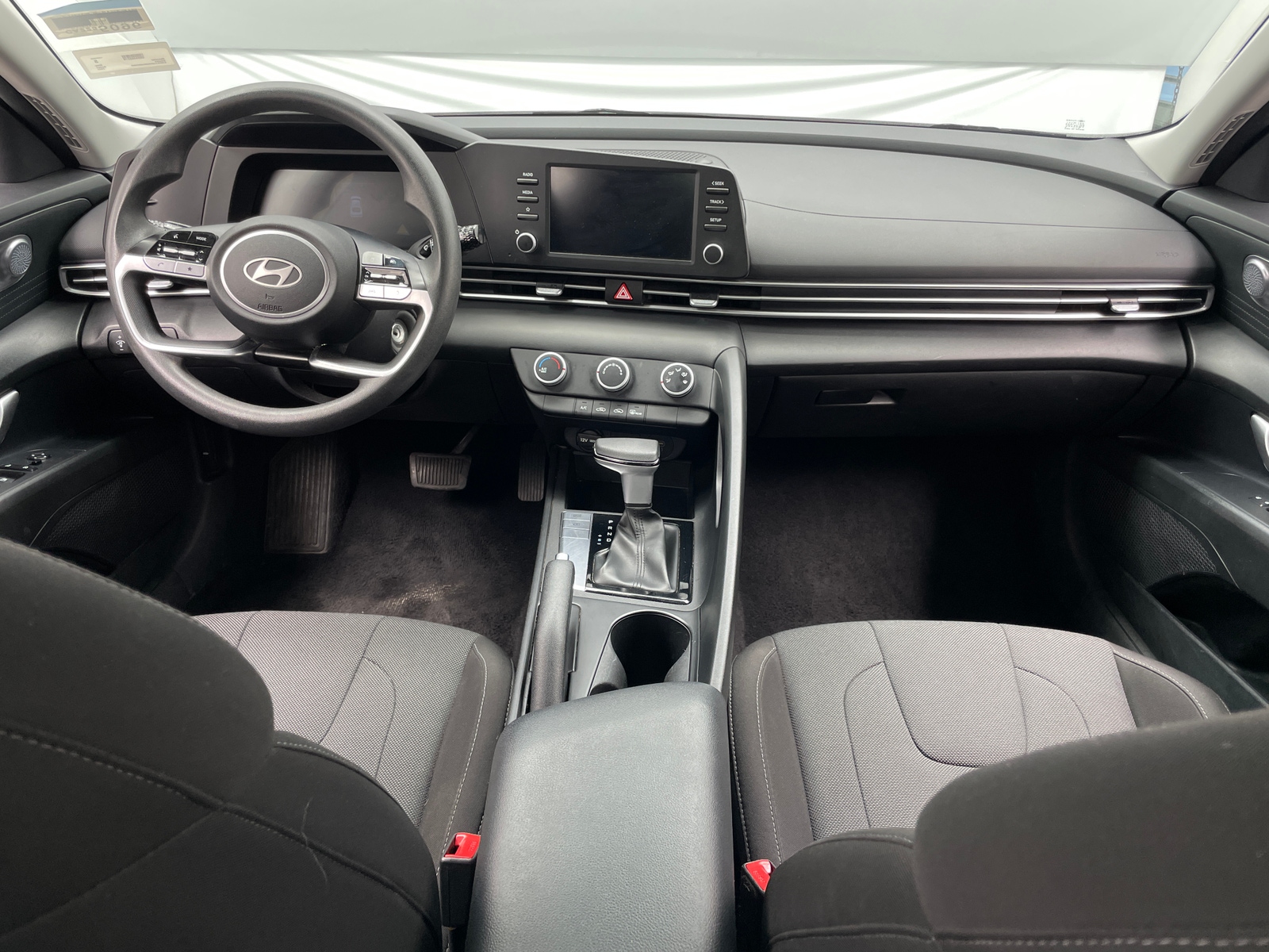 Thumbnail: 2024 Hyundai Elantra - 3