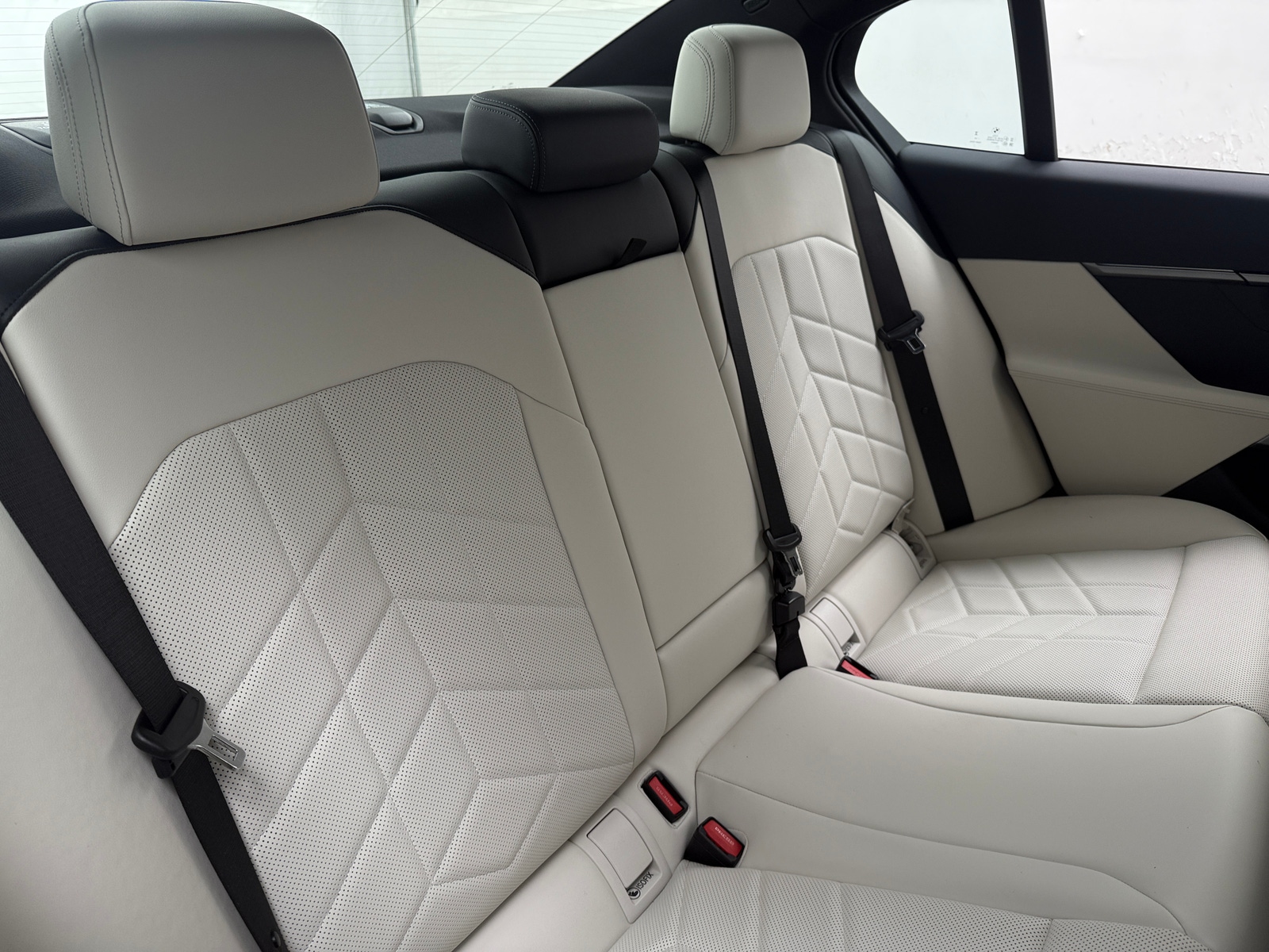 Thumbnail: 2024 BMW 5 Series - 5