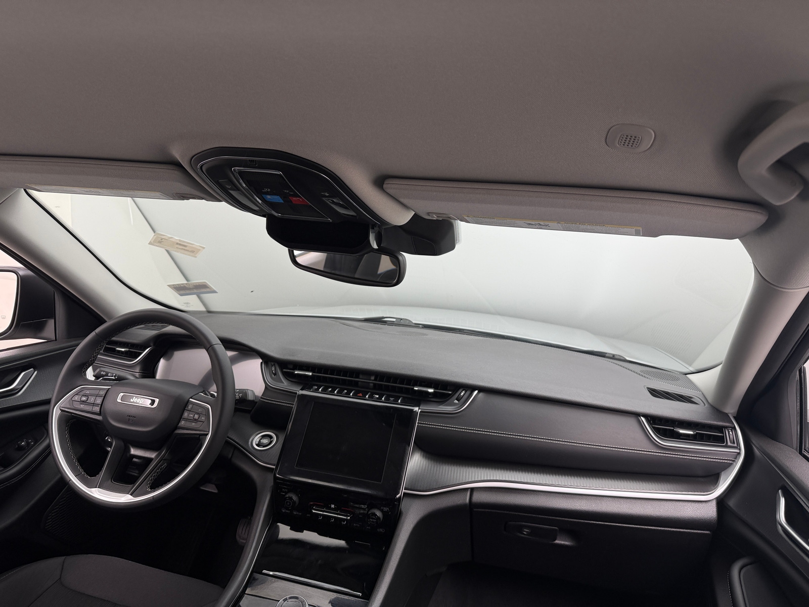 Thumbnail: 2023 Jeep Grand Cherokee - 3