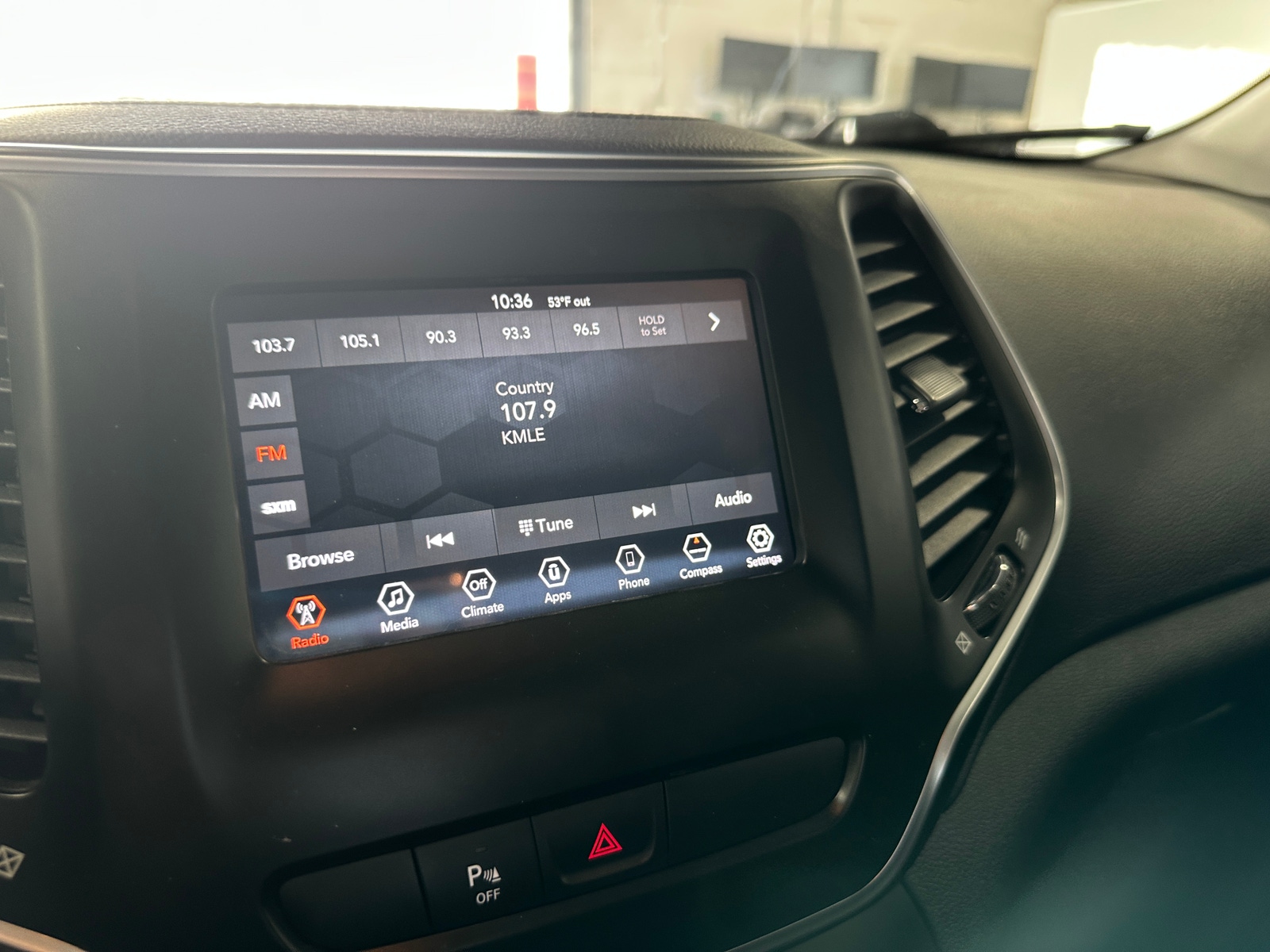 Thumbnail: 2019 Jeep Cherokee - 4