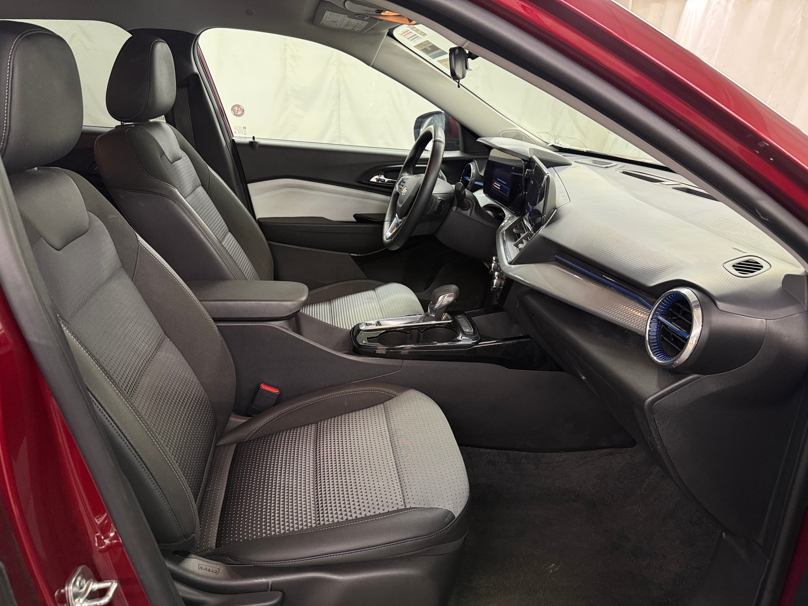 Thumbnail: 2025 Chevrolet Trax - 2