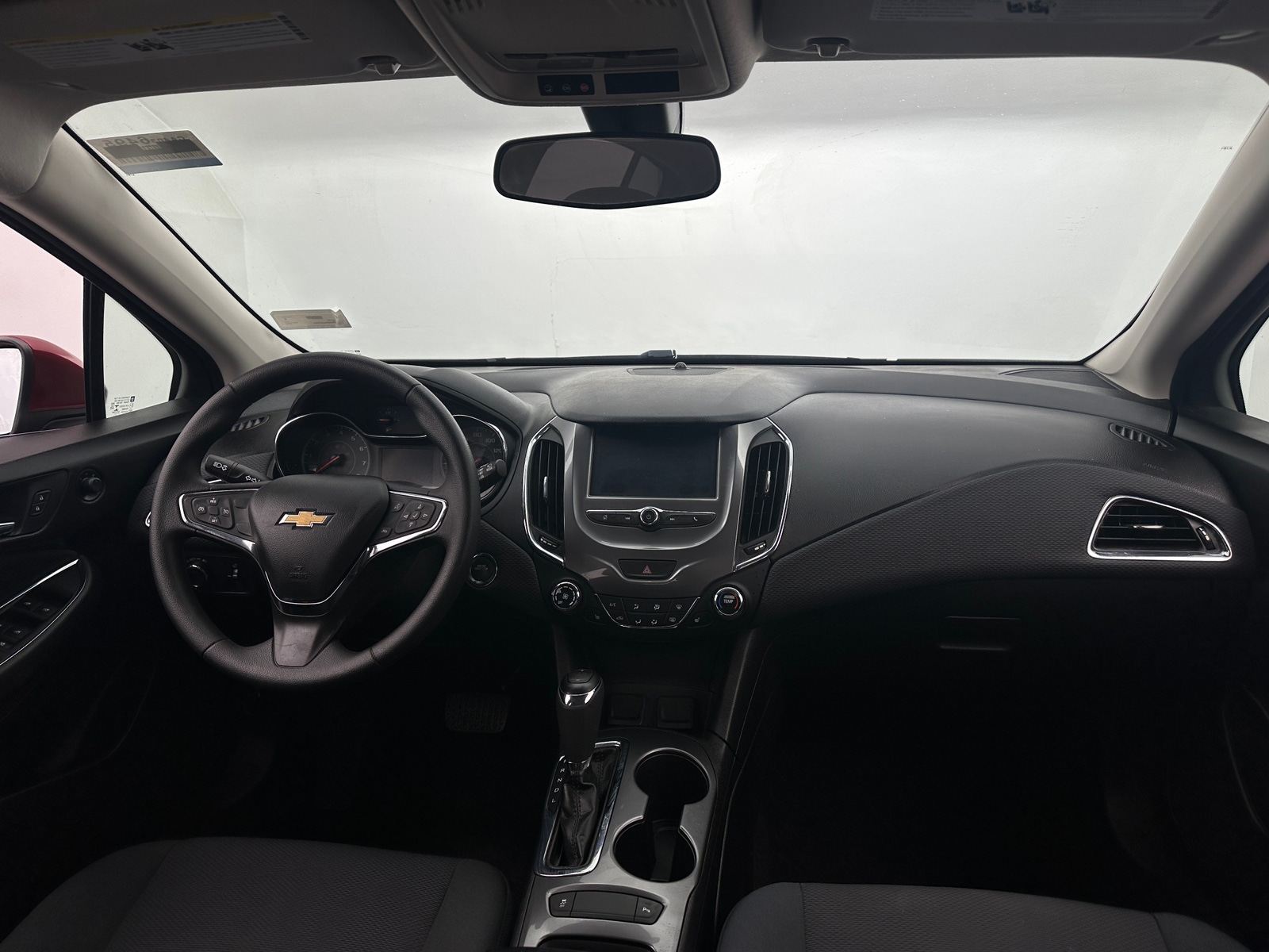 Thumbnail: 2018 Chevrolet Cruze - 3