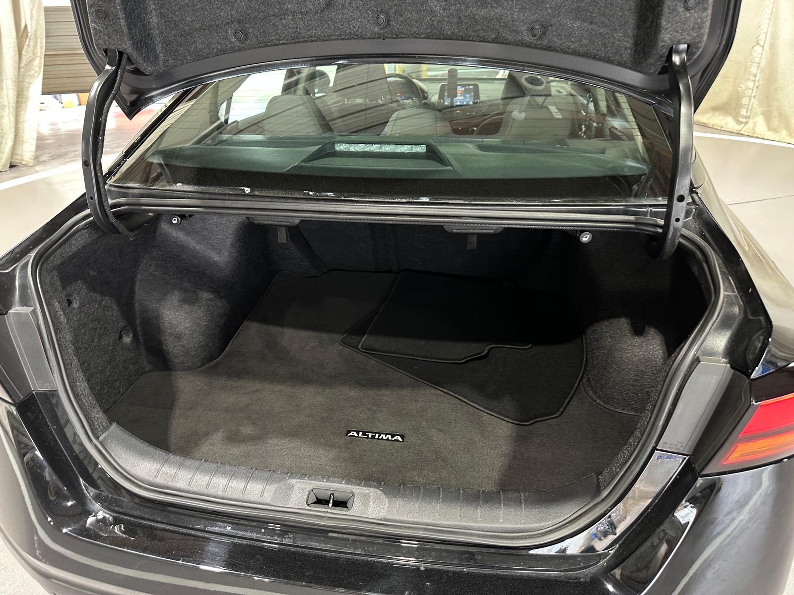 Thumbnail: 2025 Nissan Altima - 7