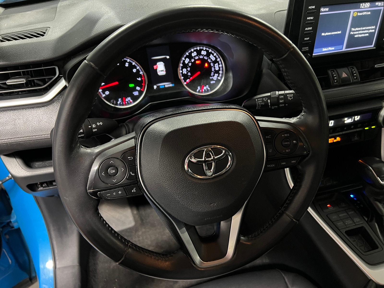 Thumbnail: 2019 Toyota RAV4 - 4