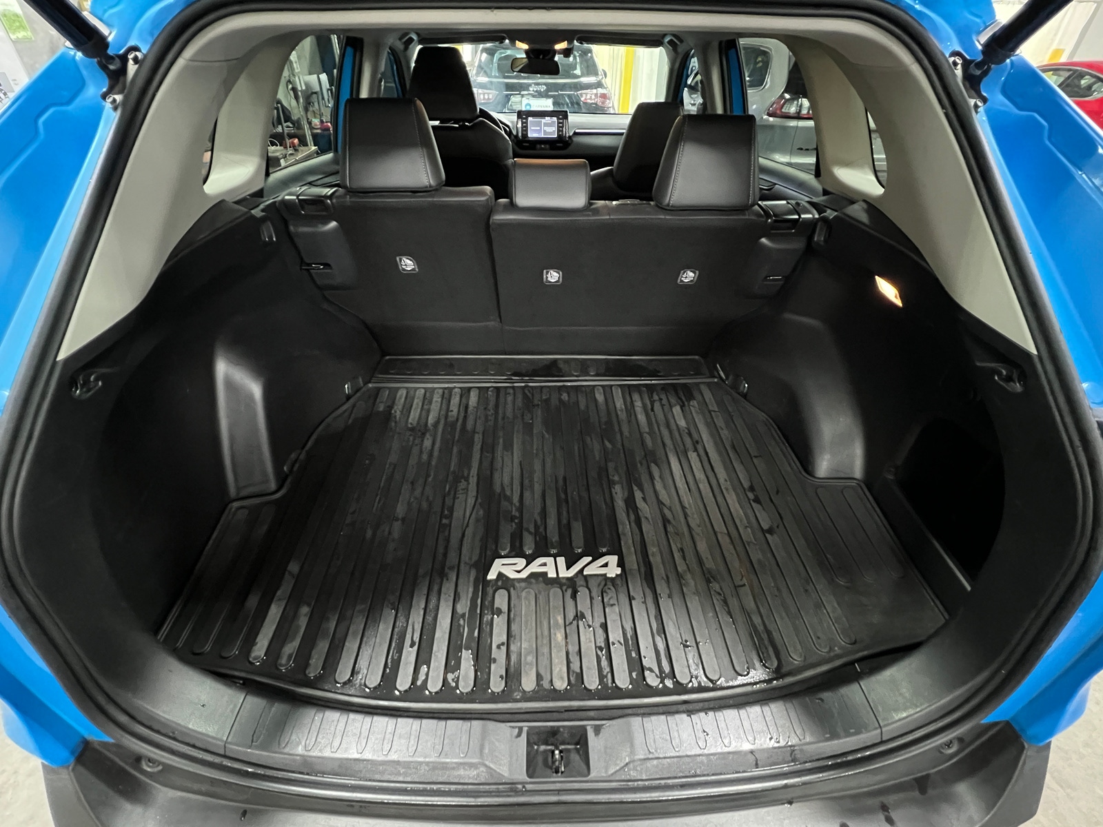 Thumbnail: 2019 Toyota RAV4 - 6