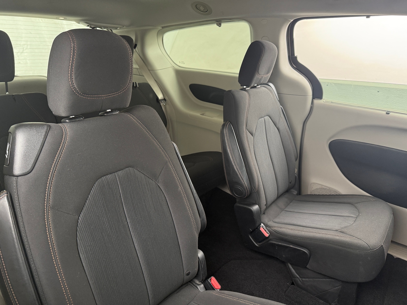 Thumbnail: 2018 Chrysler Pacifica - 6