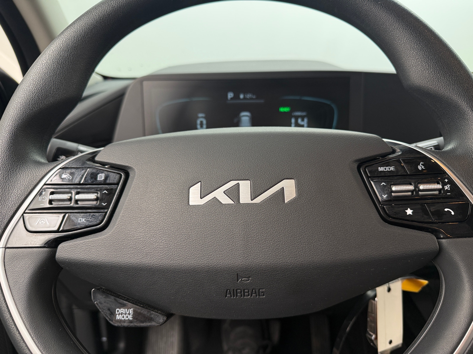 Thumbnail: 2023 Kia Niro - 5