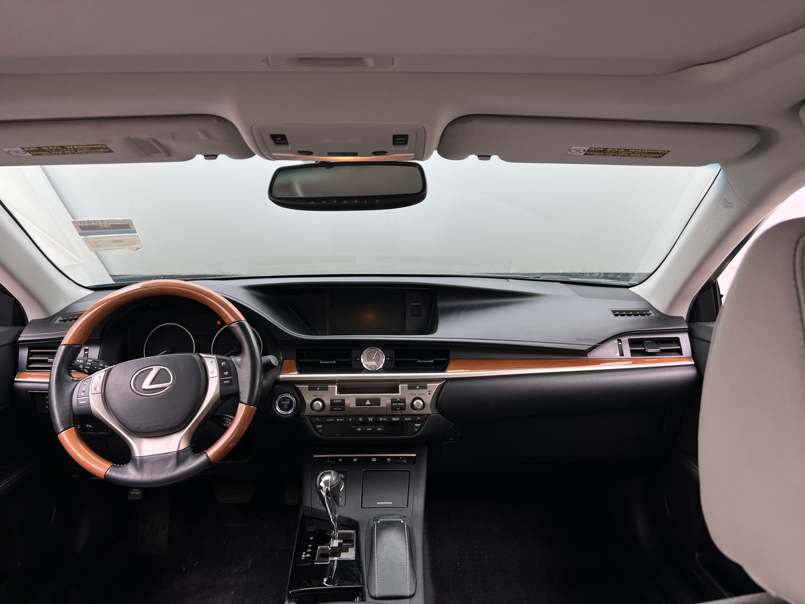Thumbnail: 2015 Lexus ES - 2
