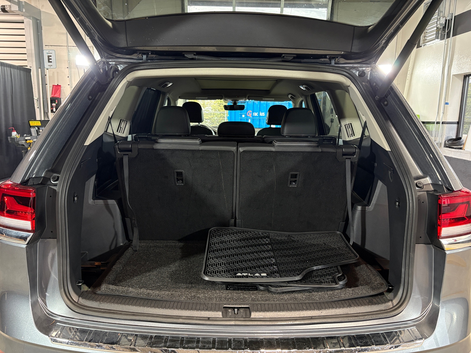 Thumbnail: 2023 Volkswagen Atlas - 6