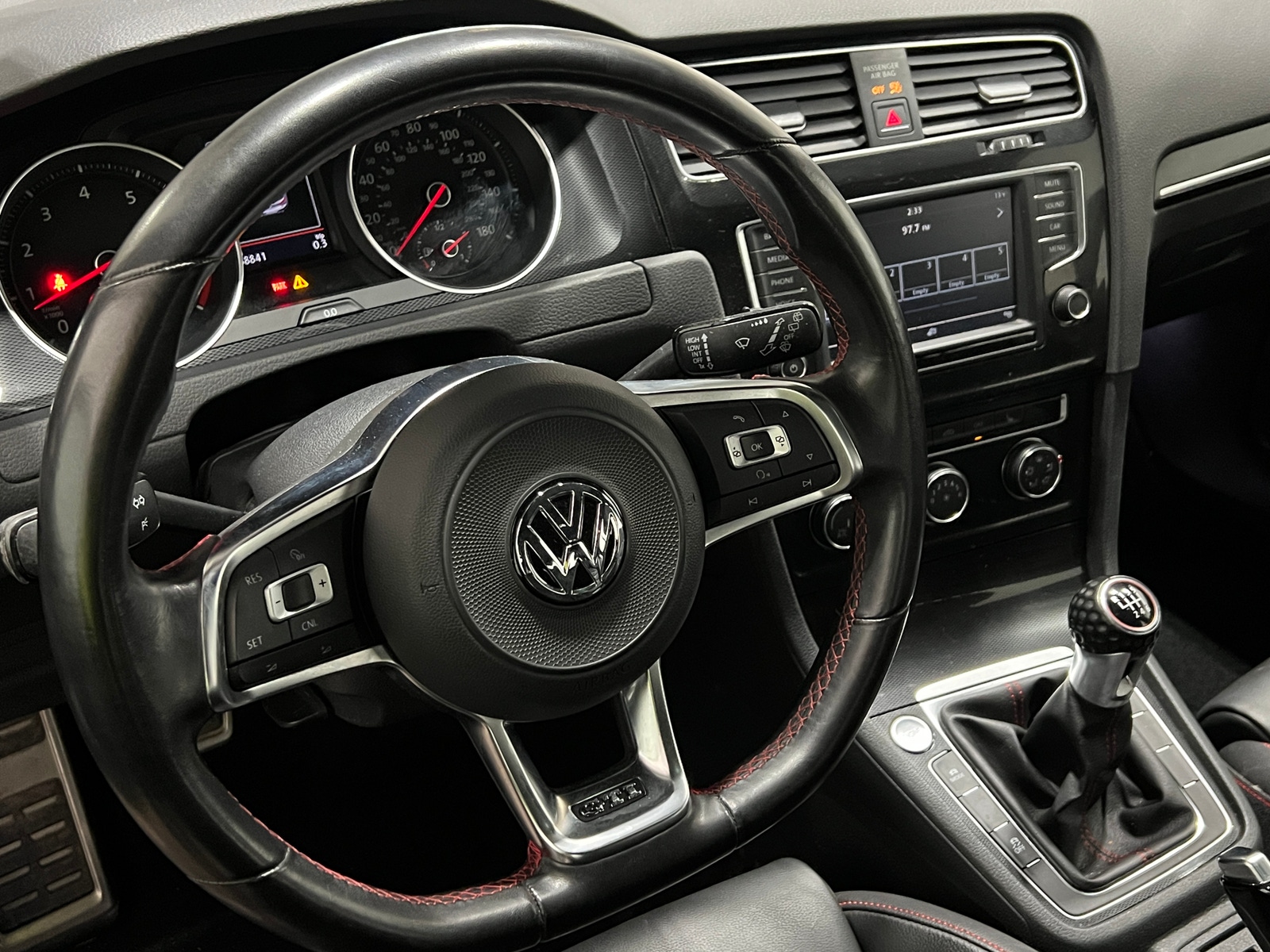 Thumbnail: 2017 Volkswagen Golf - 5