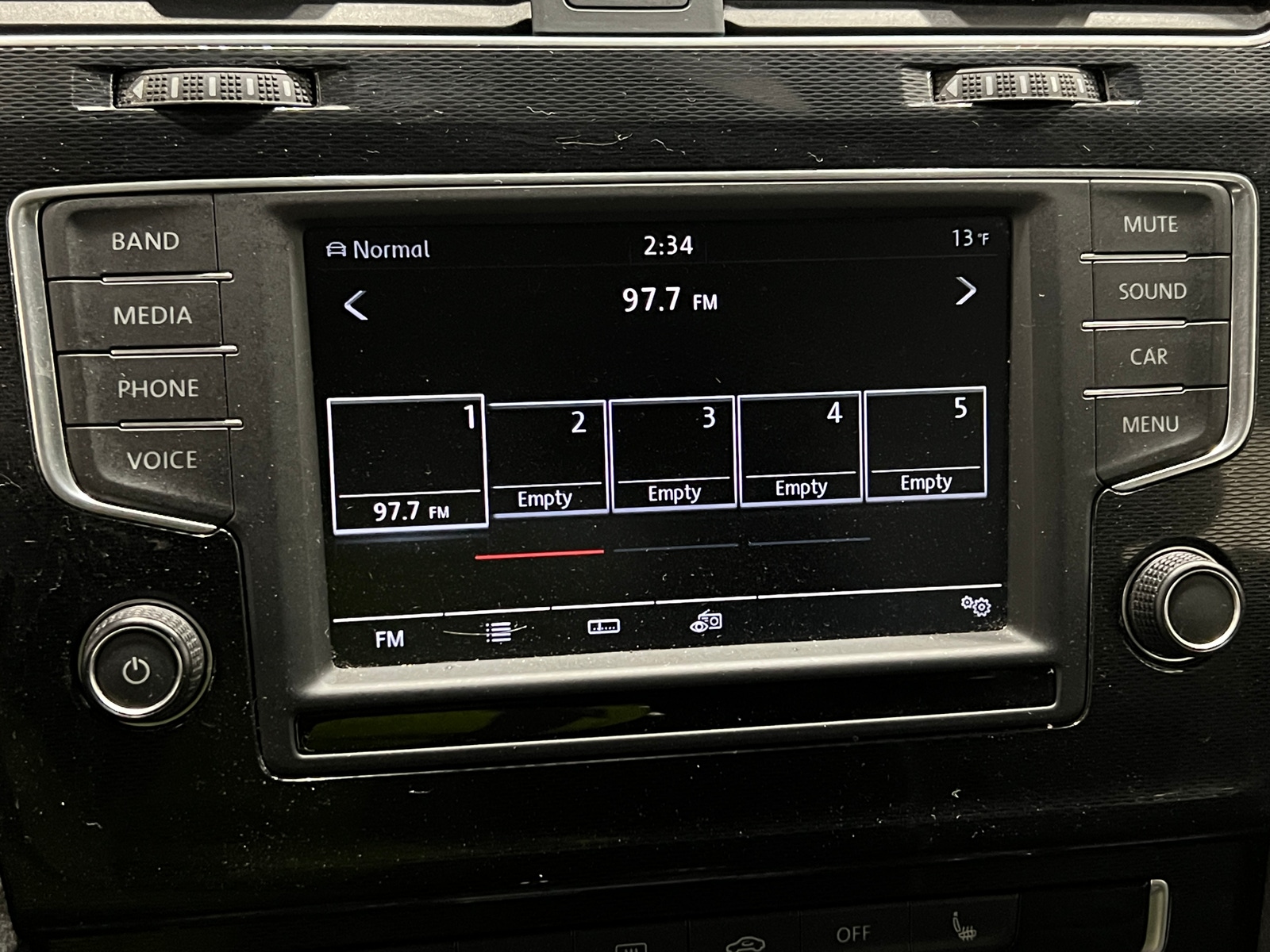 Thumbnail: 2017 Volkswagen Golf - 4