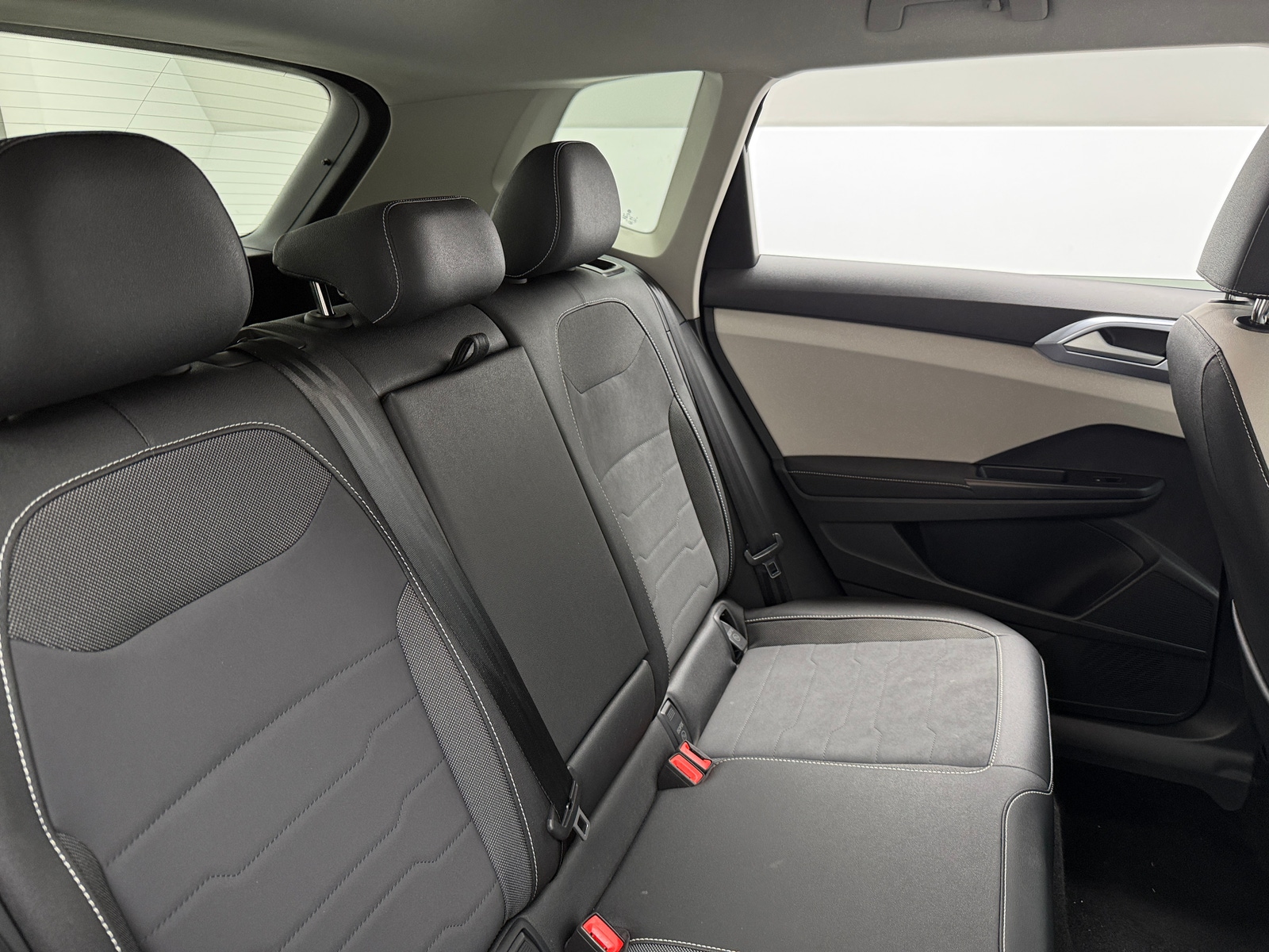 Thumbnail: 2025 Volkswagen Taos - 5