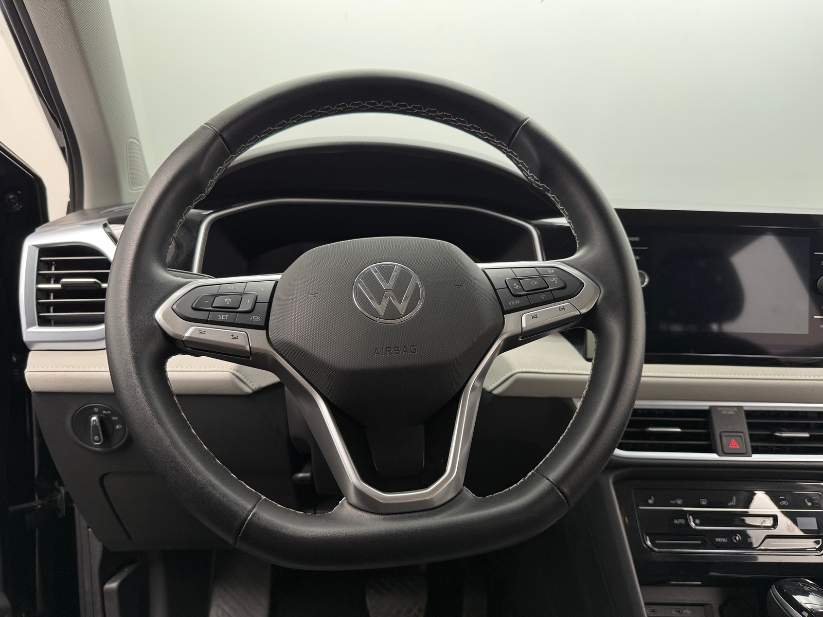 Thumbnail: 2025 Volkswagen Taos - 4