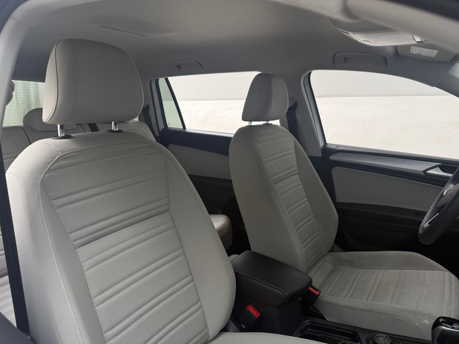 Thumbnail: 2023 Volkswagen Tiguan - 2