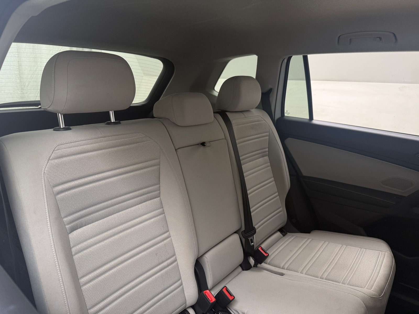 Thumbnail: 2023 Volkswagen Tiguan - 6