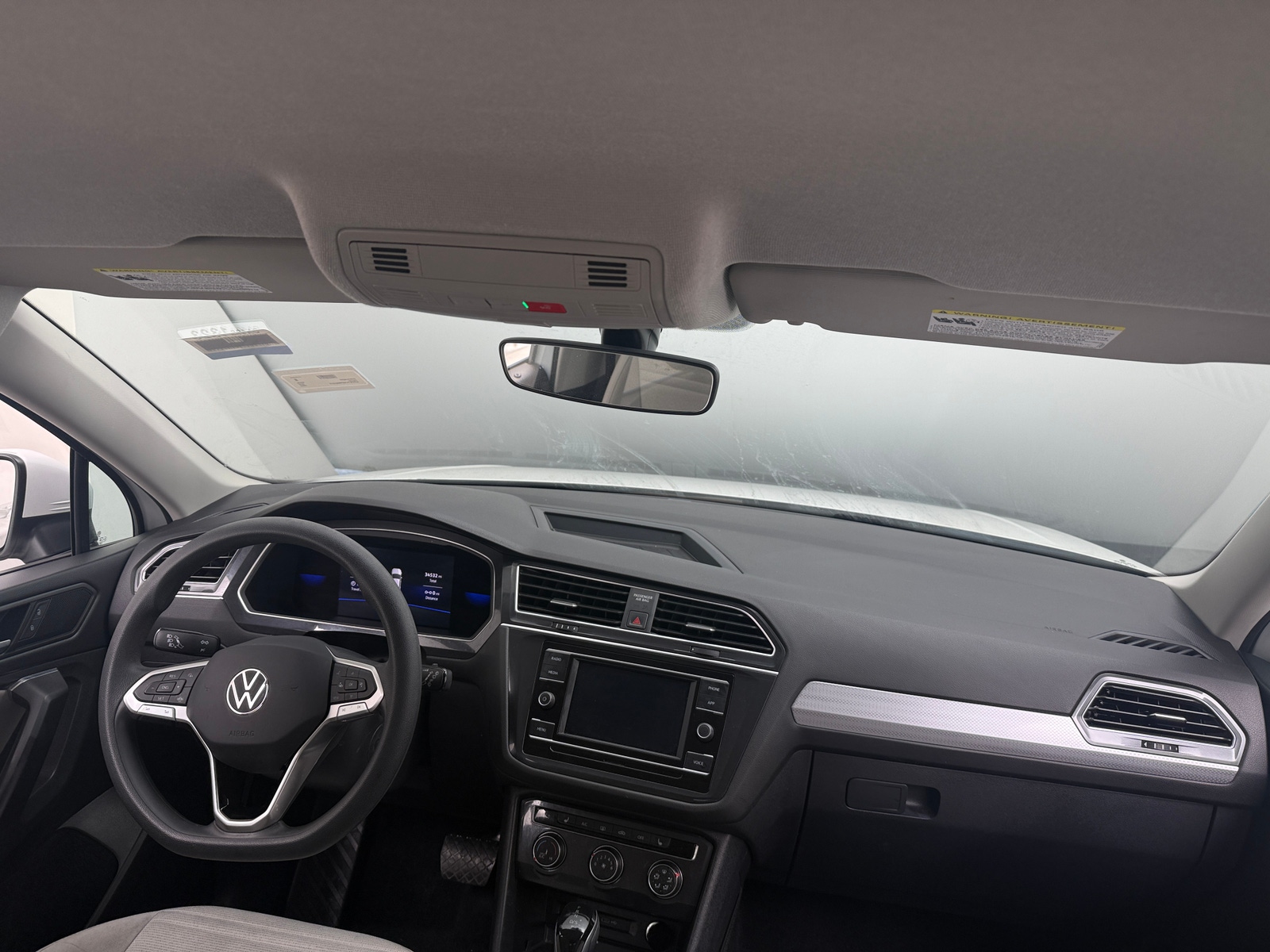 Thumbnail: 2023 Volkswagen Tiguan - 3