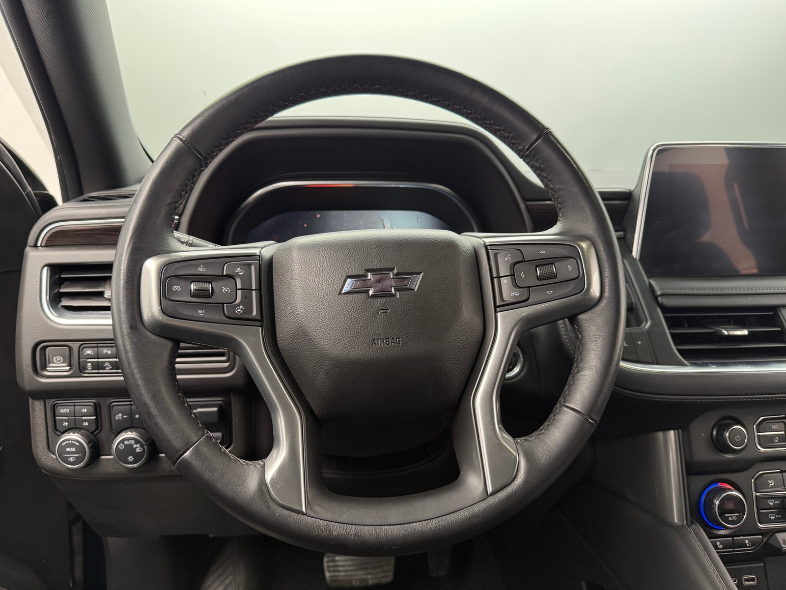 Thumbnail: 2022 Chevrolet Tahoe - 4