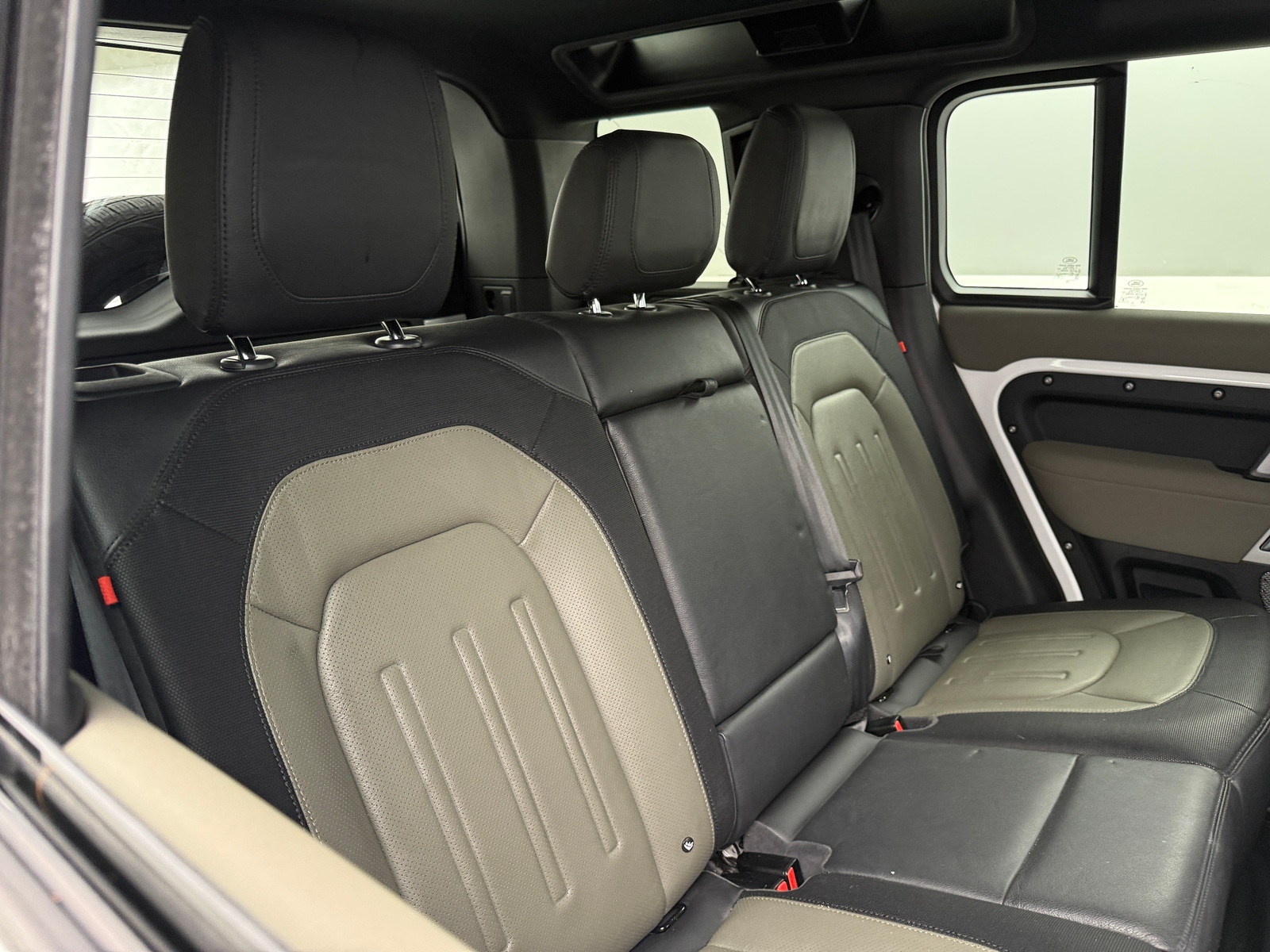 Thumbnail: 2021 Land Rover Defender - 5