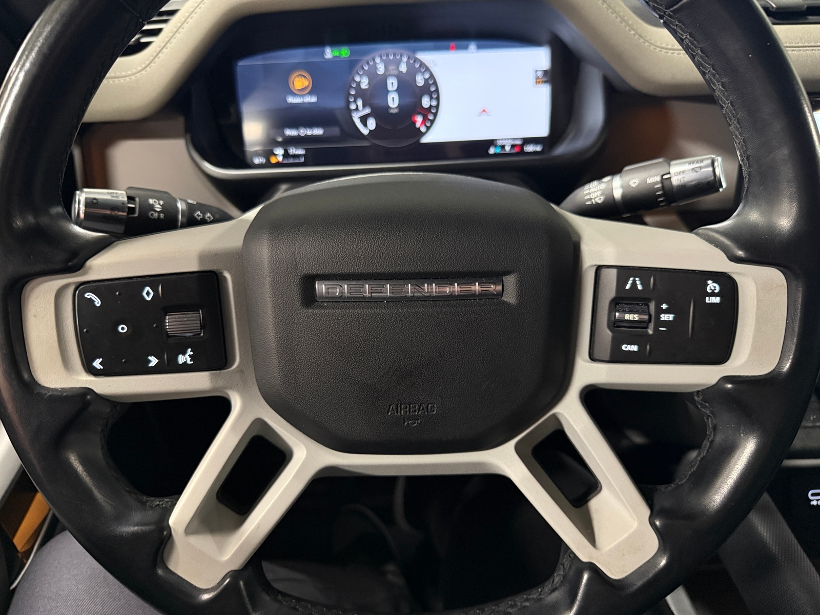 Thumbnail: 2021 Land Rover Defender - 4