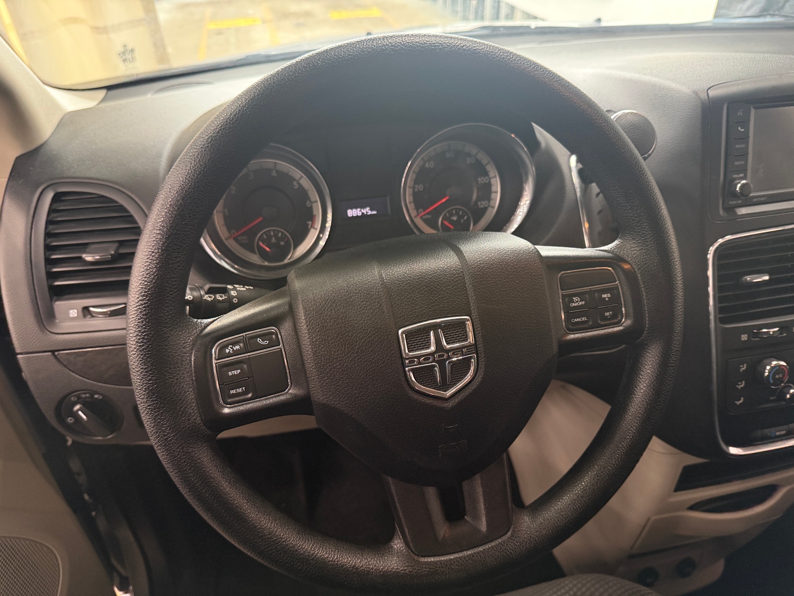 Thumbnail: 2020 Dodge Grand Caravan - 5