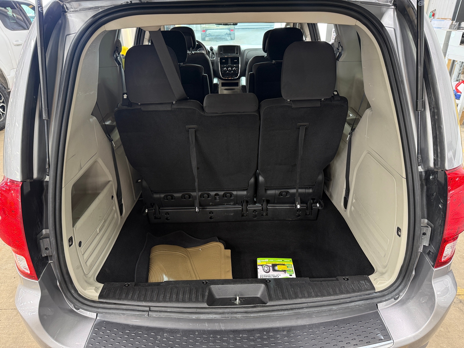 Thumbnail: 2020 Dodge Grand Caravan - 7