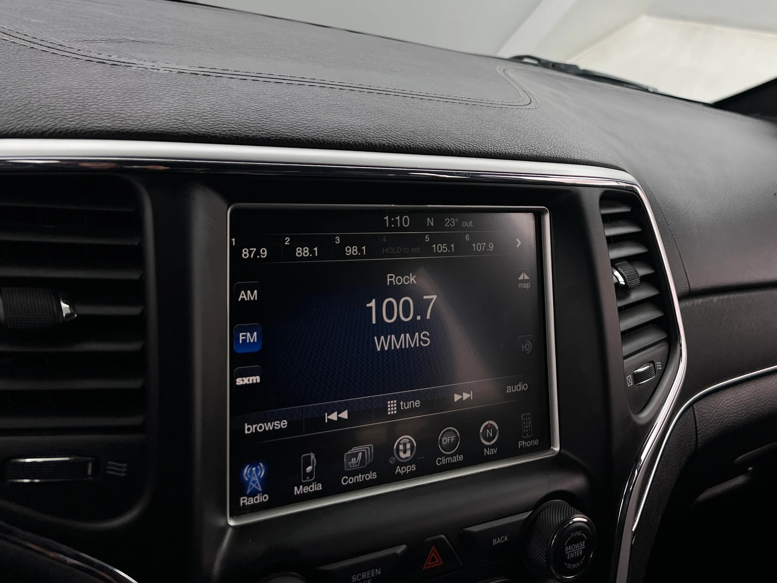 Thumbnail: 2014 Jeep Grand Cherokee - 3