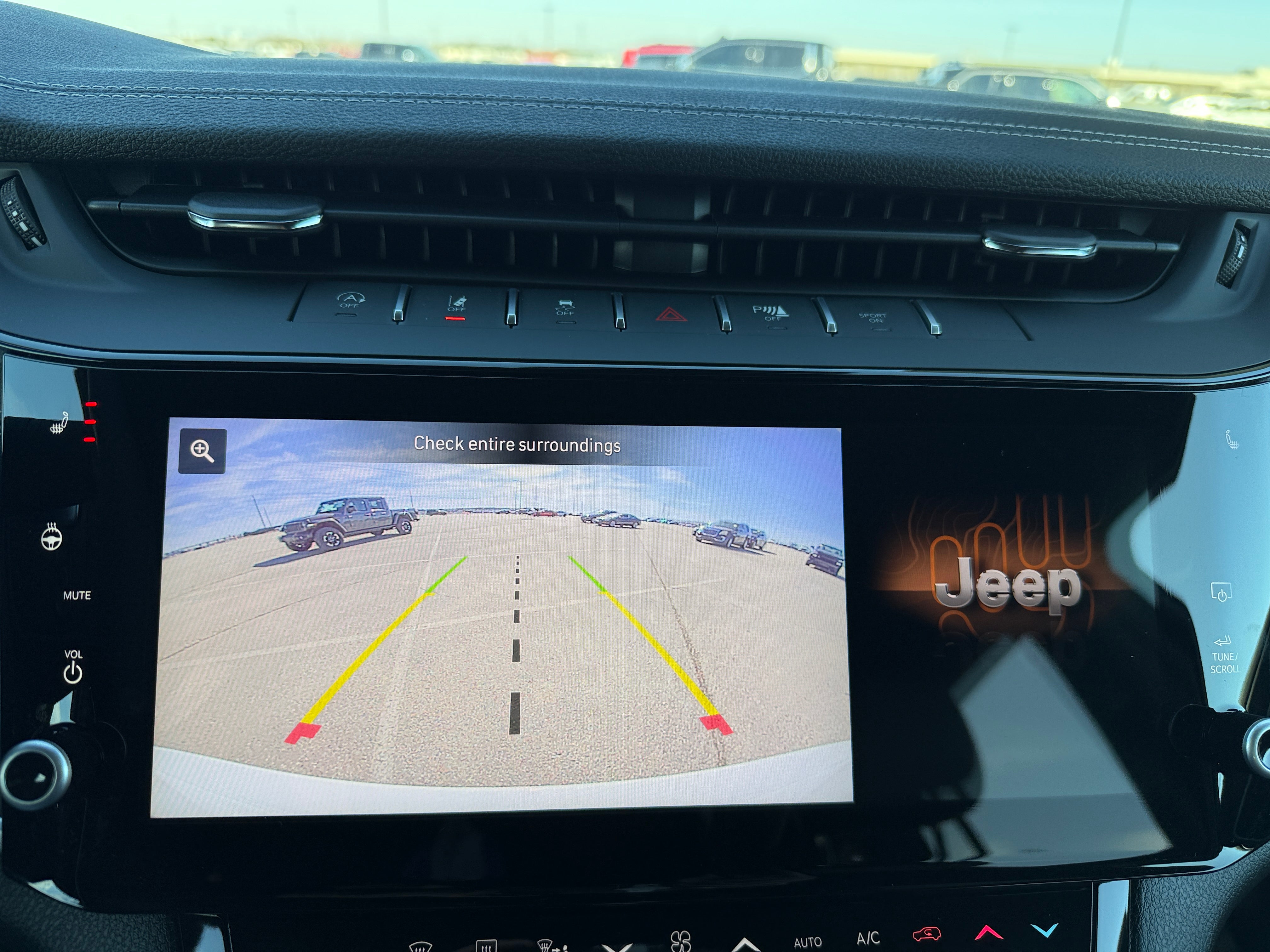 2026 Jeep Grand Cherokee Laredo - Photo 18