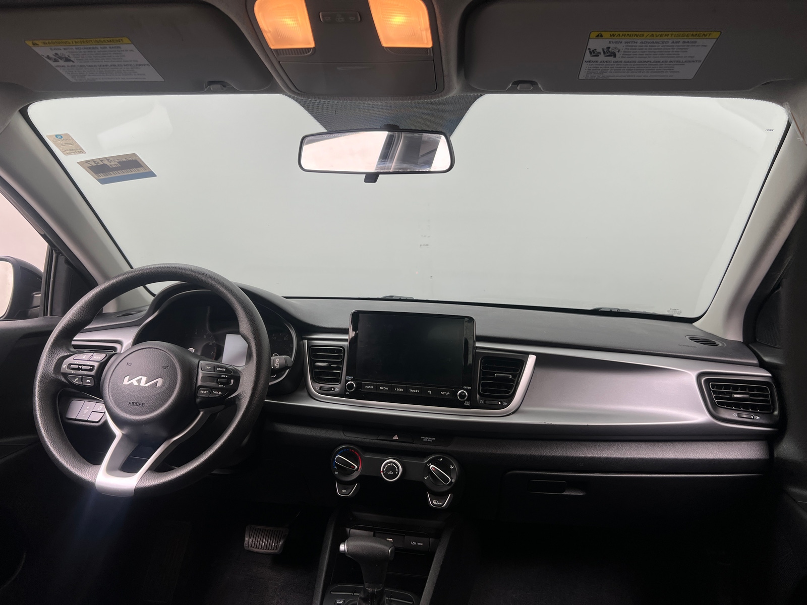 Thumbnail: 2022 Kia Rio - 3