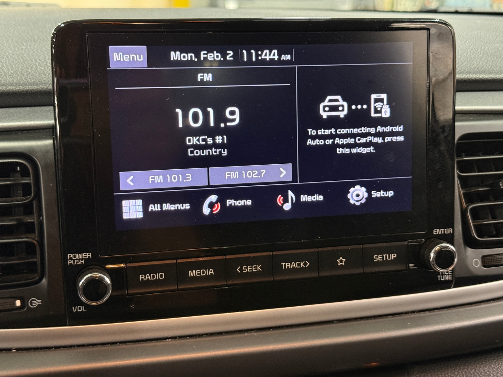 Thumbnail: 2022 Kia Rio - 4