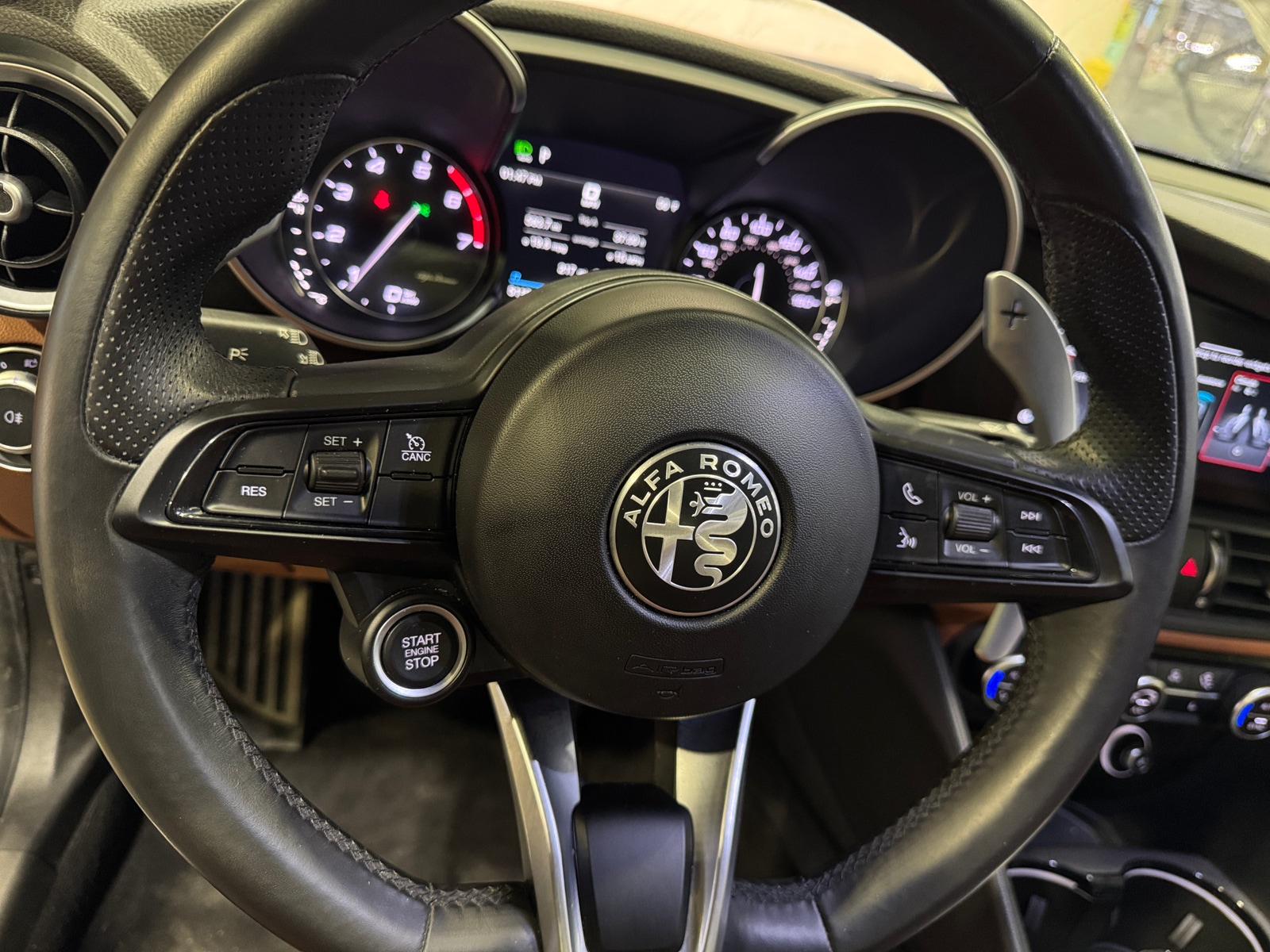 Thumbnail: 2020 Alfa Romeo Giulia - 4