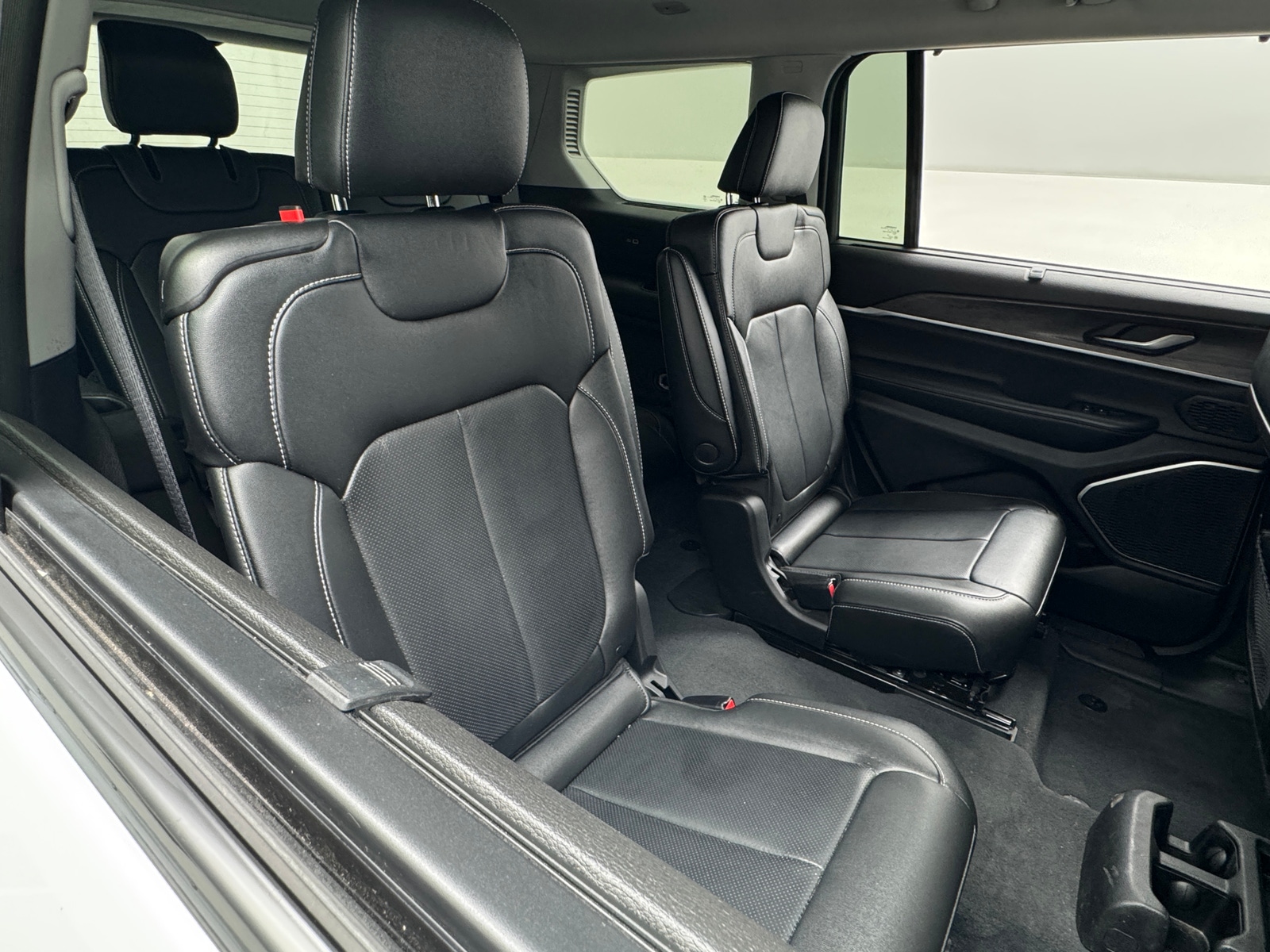 Thumbnail: 2023 Jeep Grand Cherokee L - 5