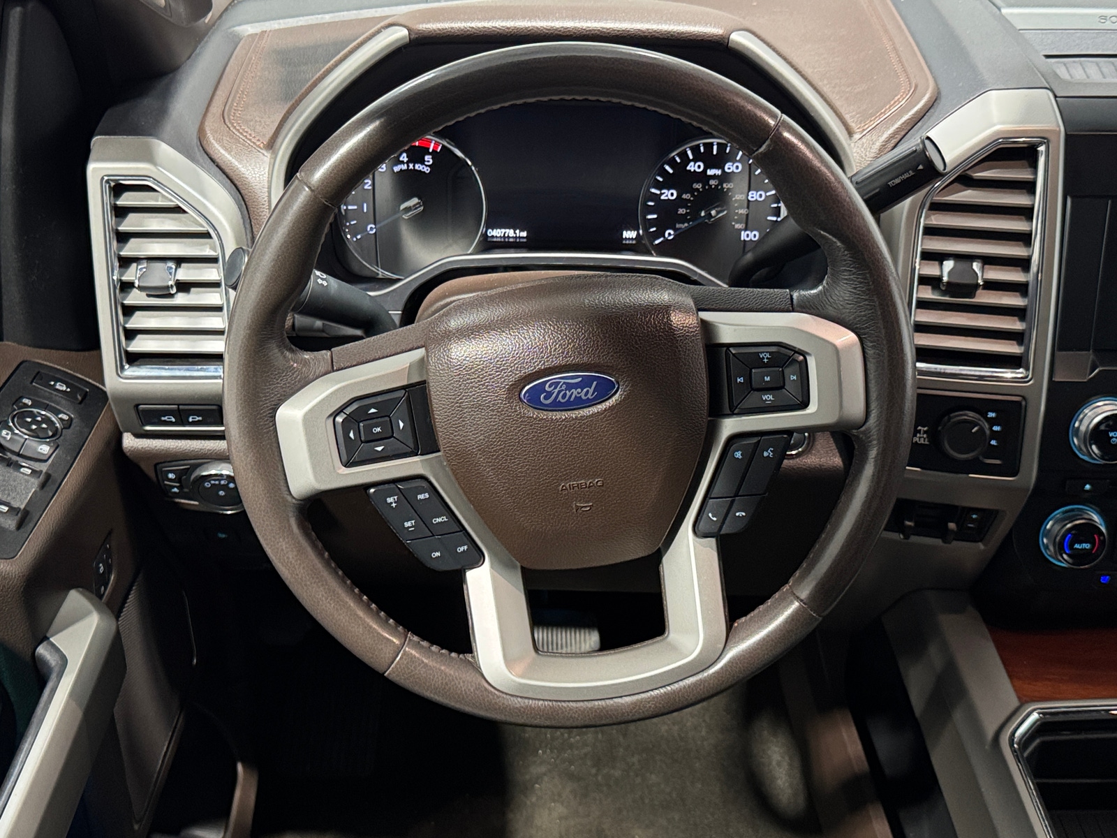 Thumbnail: 2017 Ford Econoline - 4