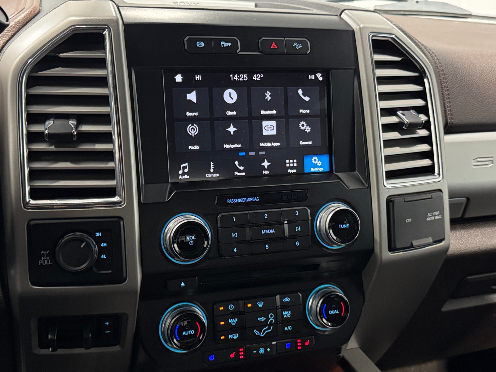 Thumbnail: 2017 Ford Econoline - 3