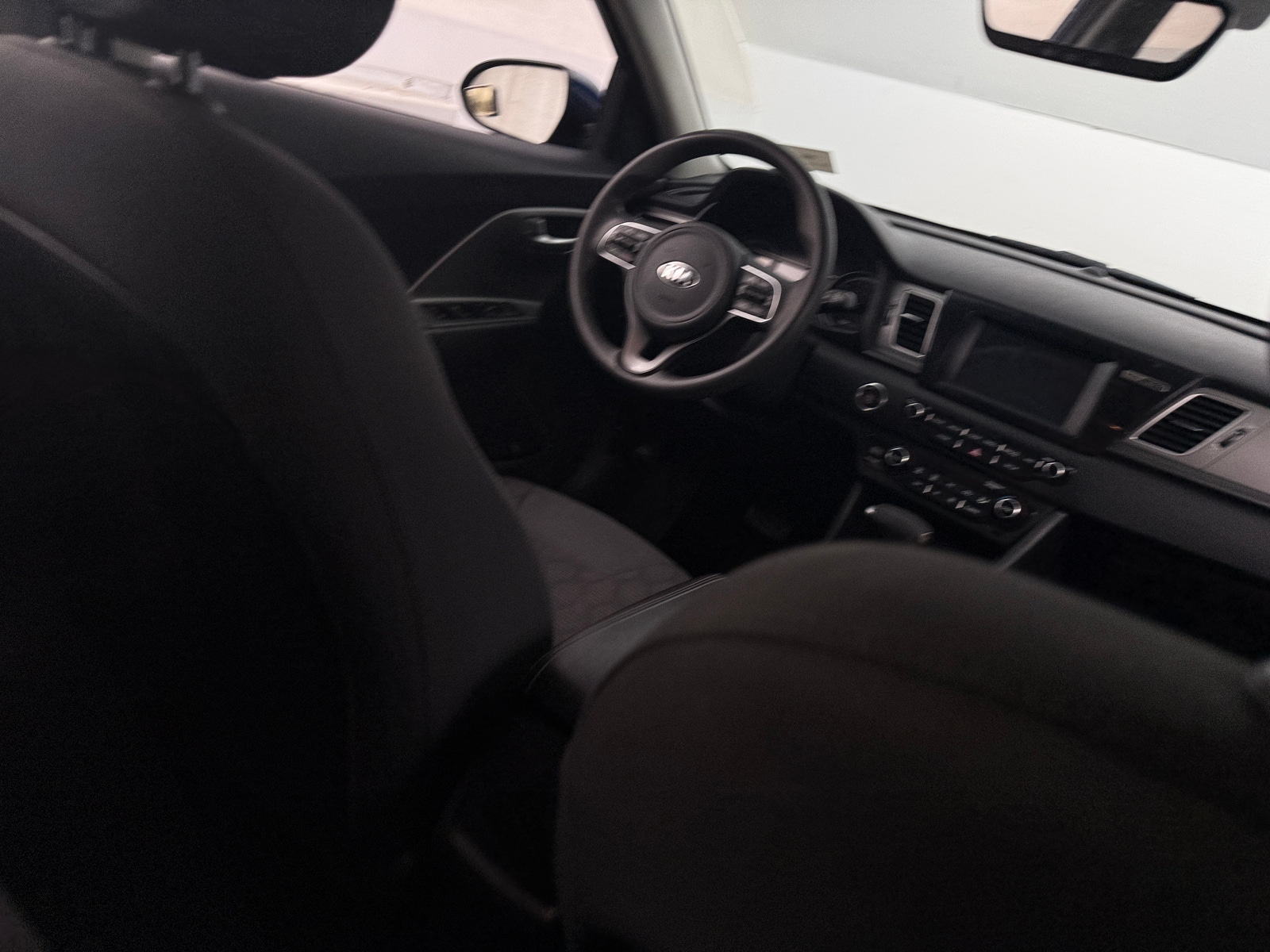 Thumbnail: 2019 Kia Niro - 3