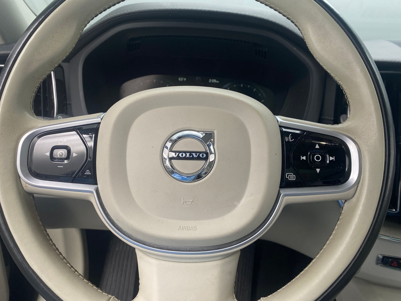 Thumbnail: 2021 Volvo XC60 - 4