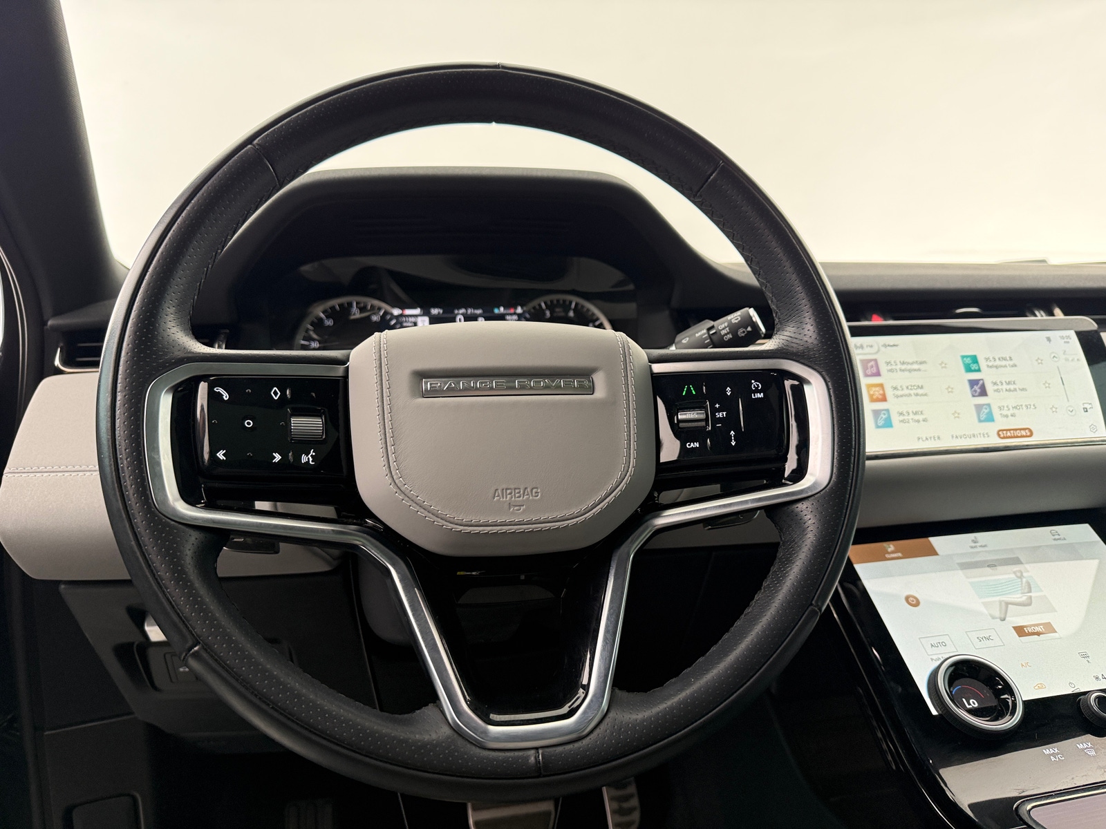 Thumbnail: 2023 Land Rover Range Rover Evoque - 4