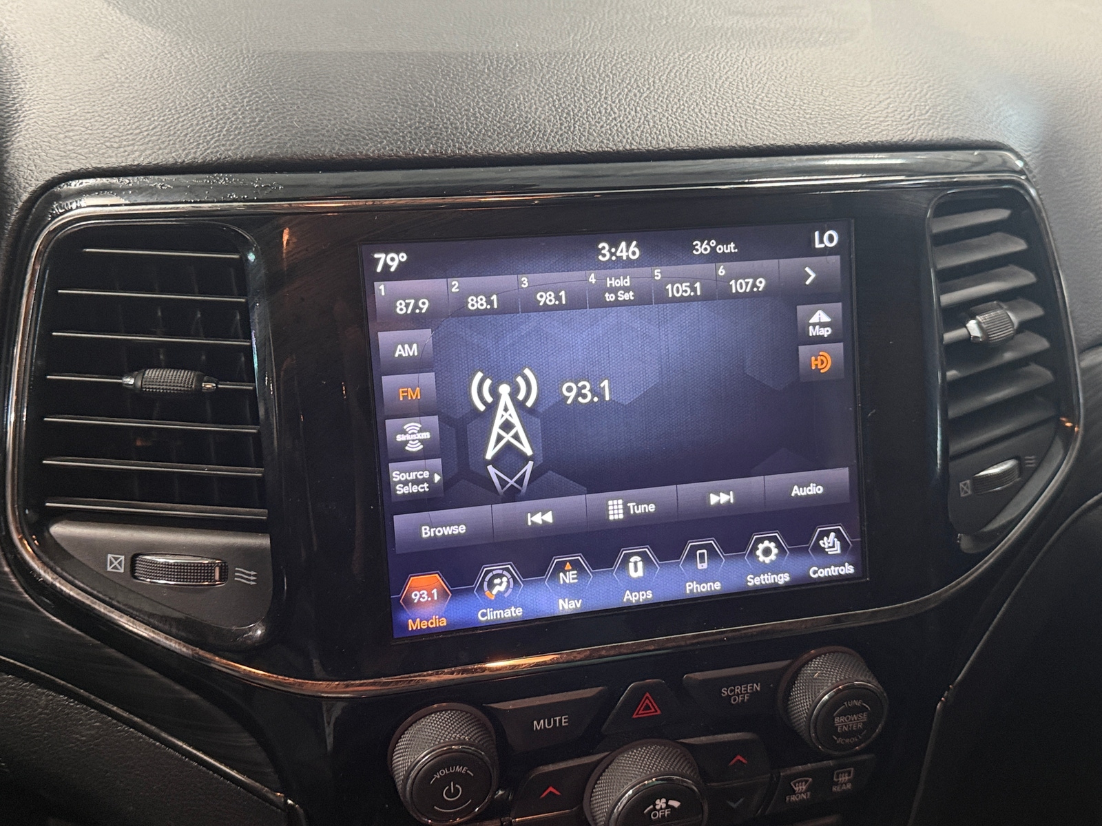 Thumbnail: 2019 Jeep Grand Cherokee - 3