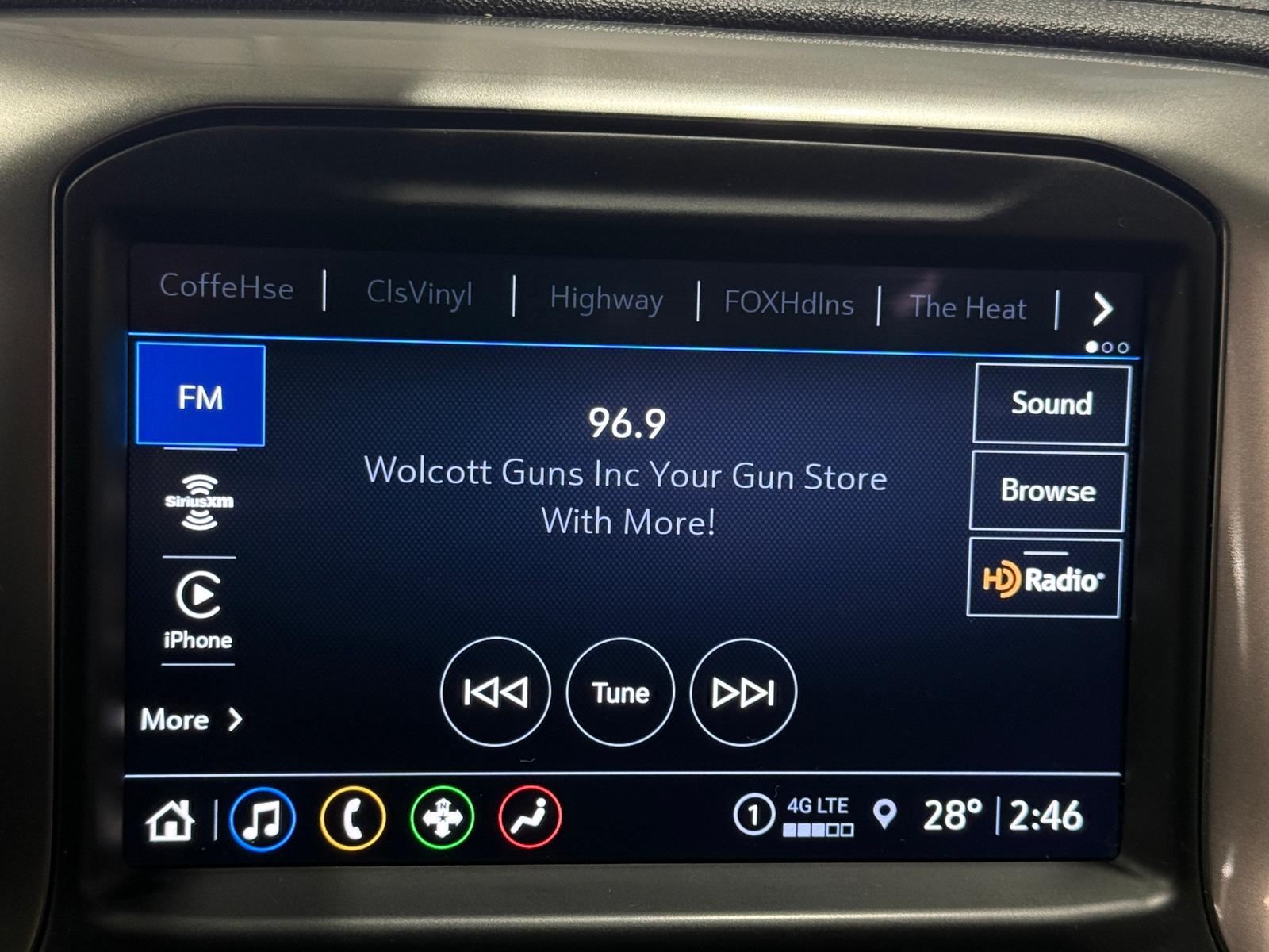 Thumbnail: 2021 Chevrolet Silverado 1500 - 4