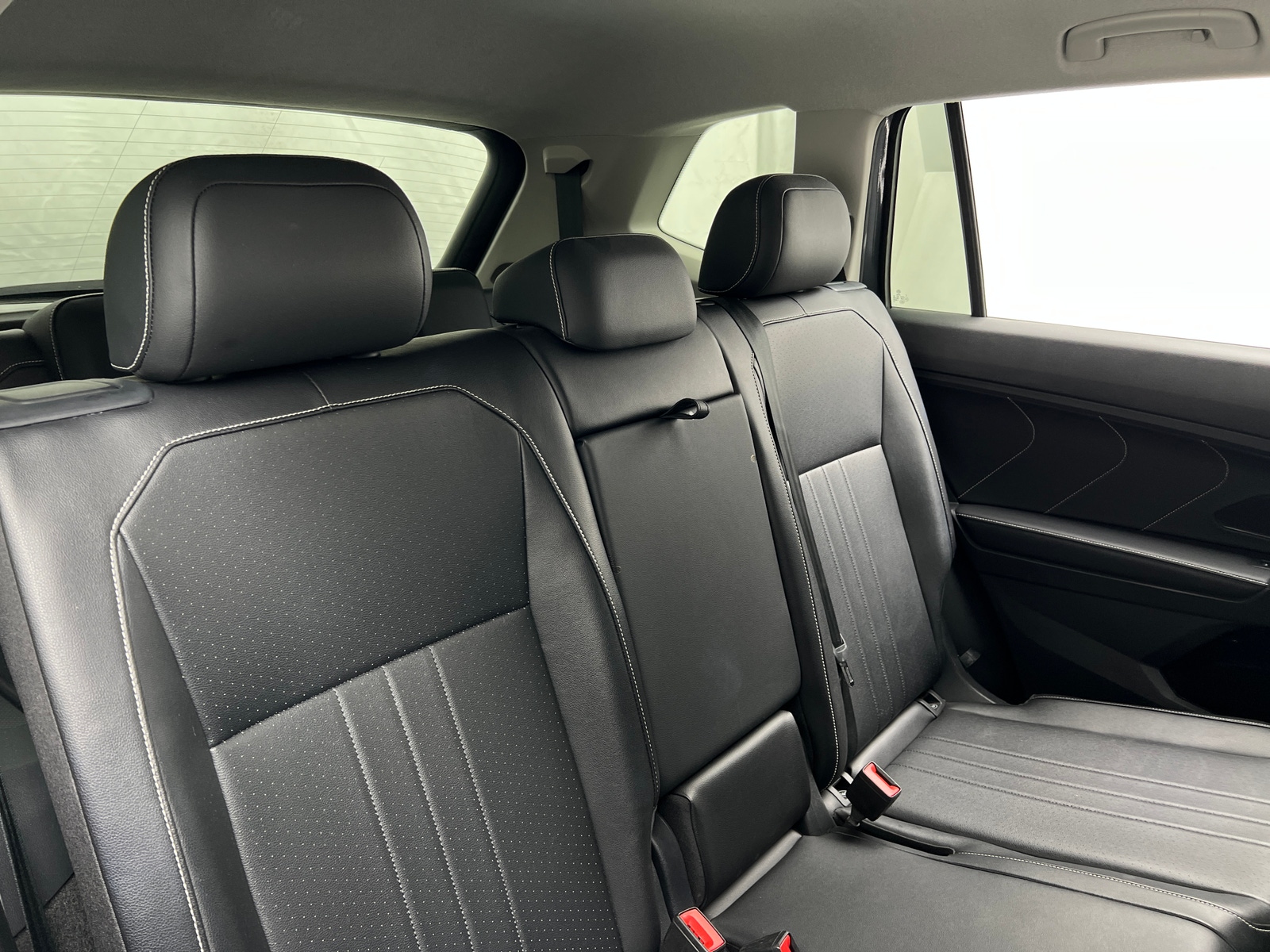 Thumbnail: 2024 Volkswagen Tiguan - 5