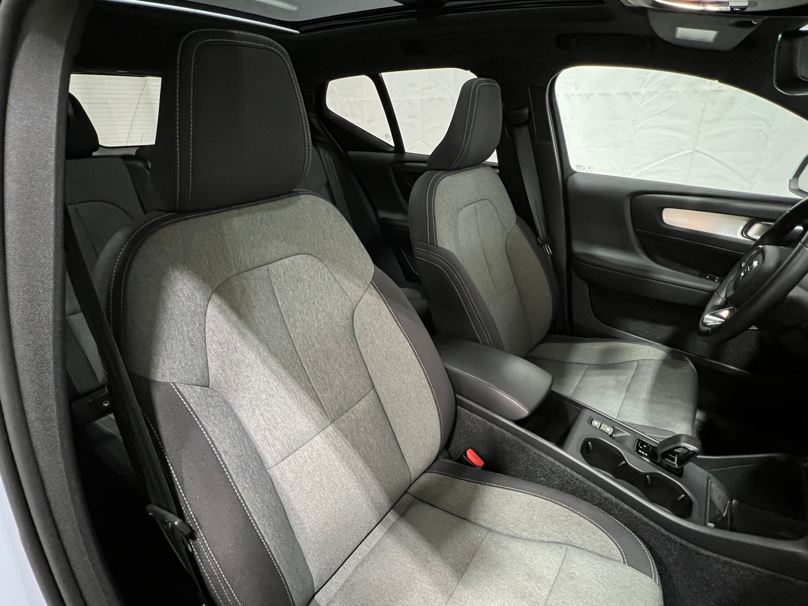 Thumbnail: 2024 Volvo XC40 - 2