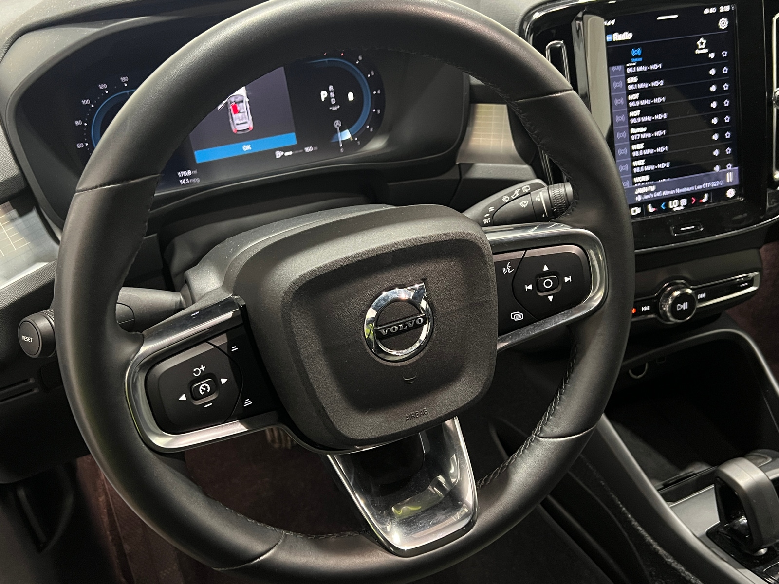 Thumbnail: 2024 Volvo XC40 - 5