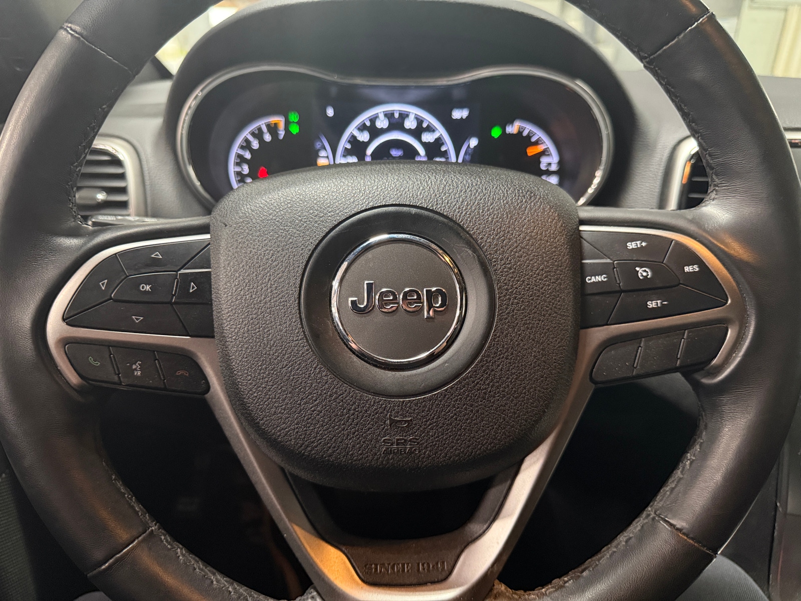 Thumbnail: 2018 Jeep Grand Cherokee - 4