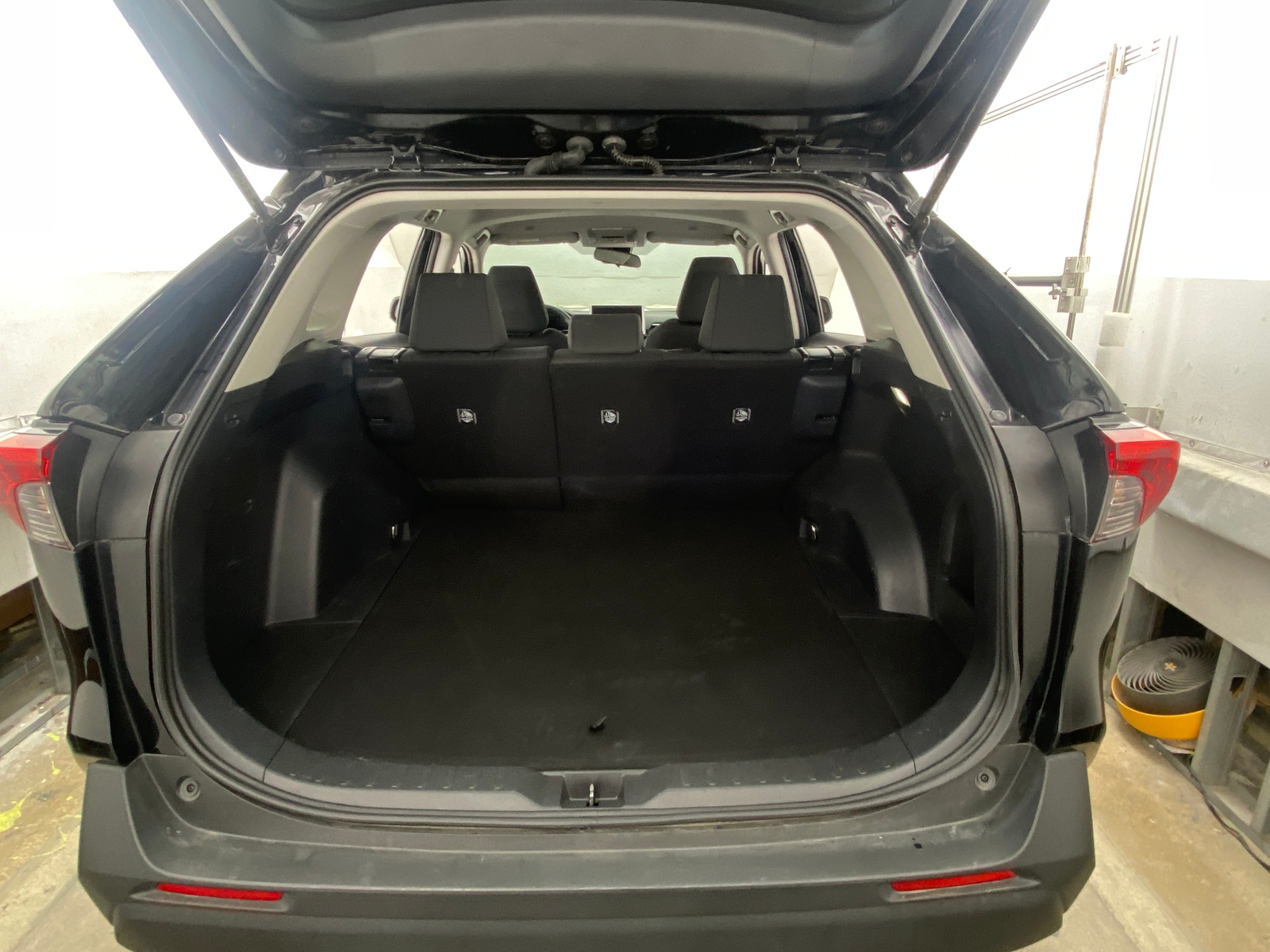 Thumbnail: 2025 Toyota RAV4 - 7