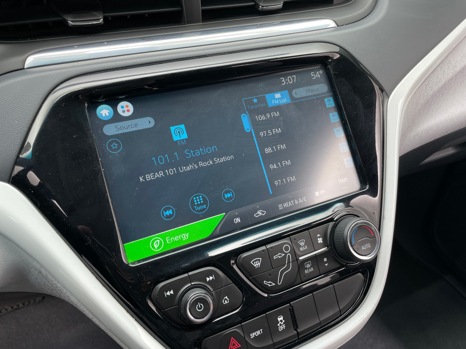 Thumbnail: 2017 Chevrolet Bolt EV - 4